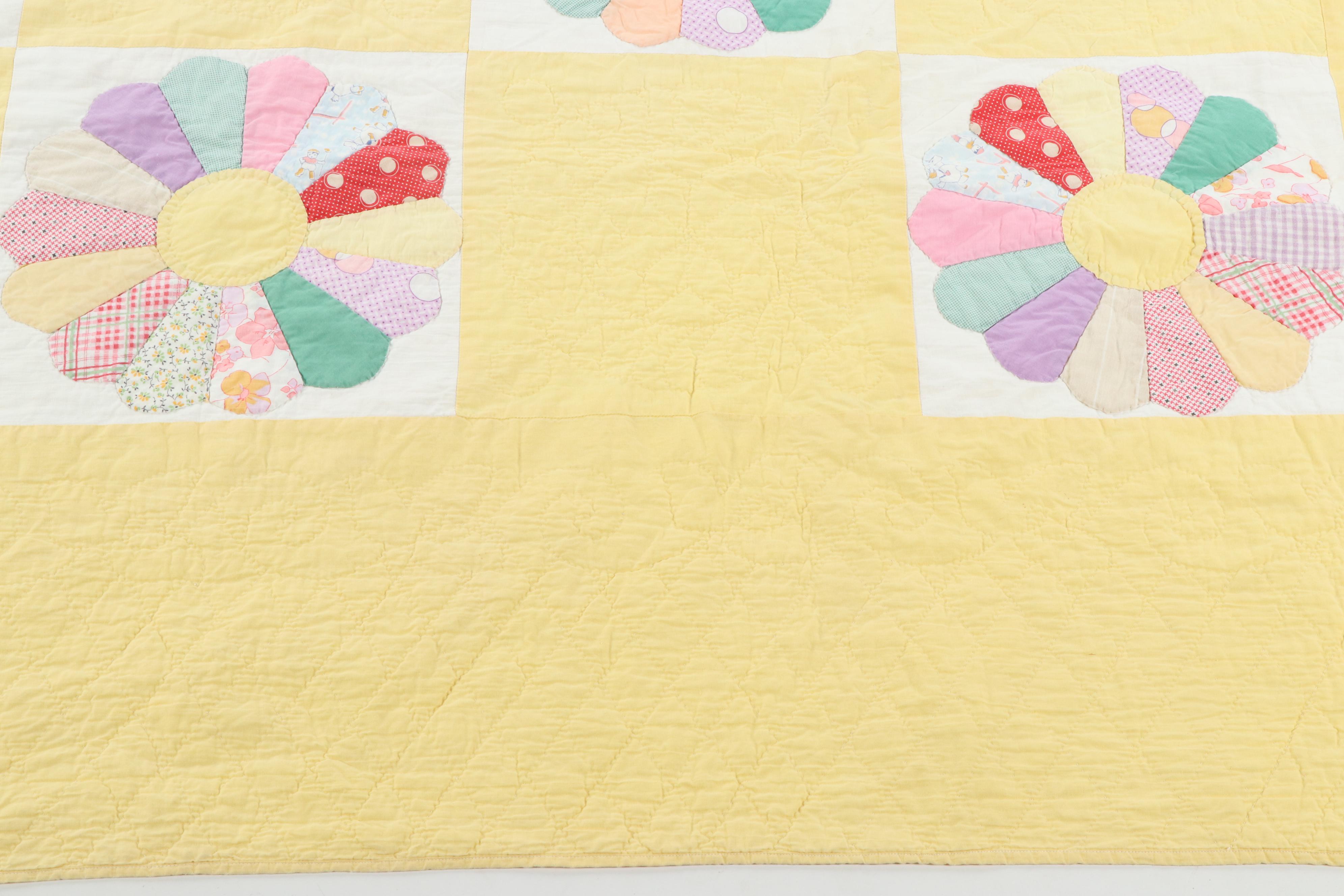 Handmade "Dresden Plate" Quilt