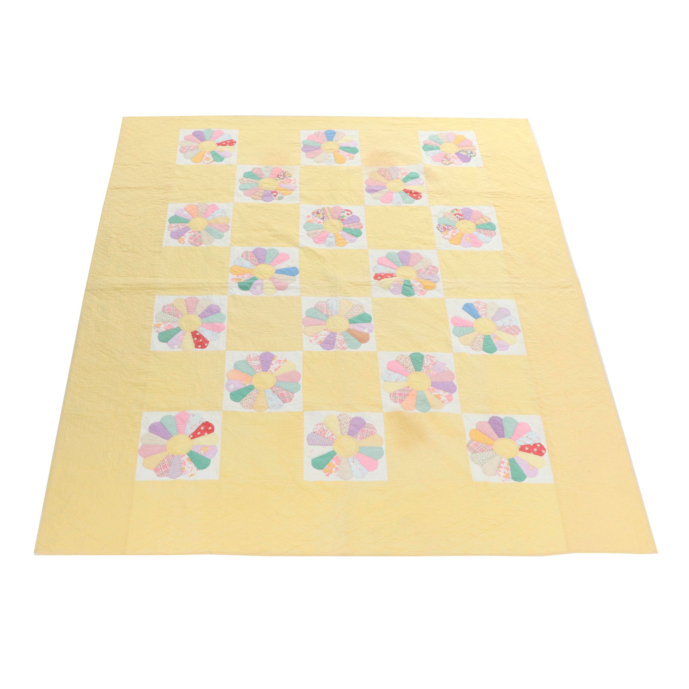 Handmade "Dresden Plate" Quilt