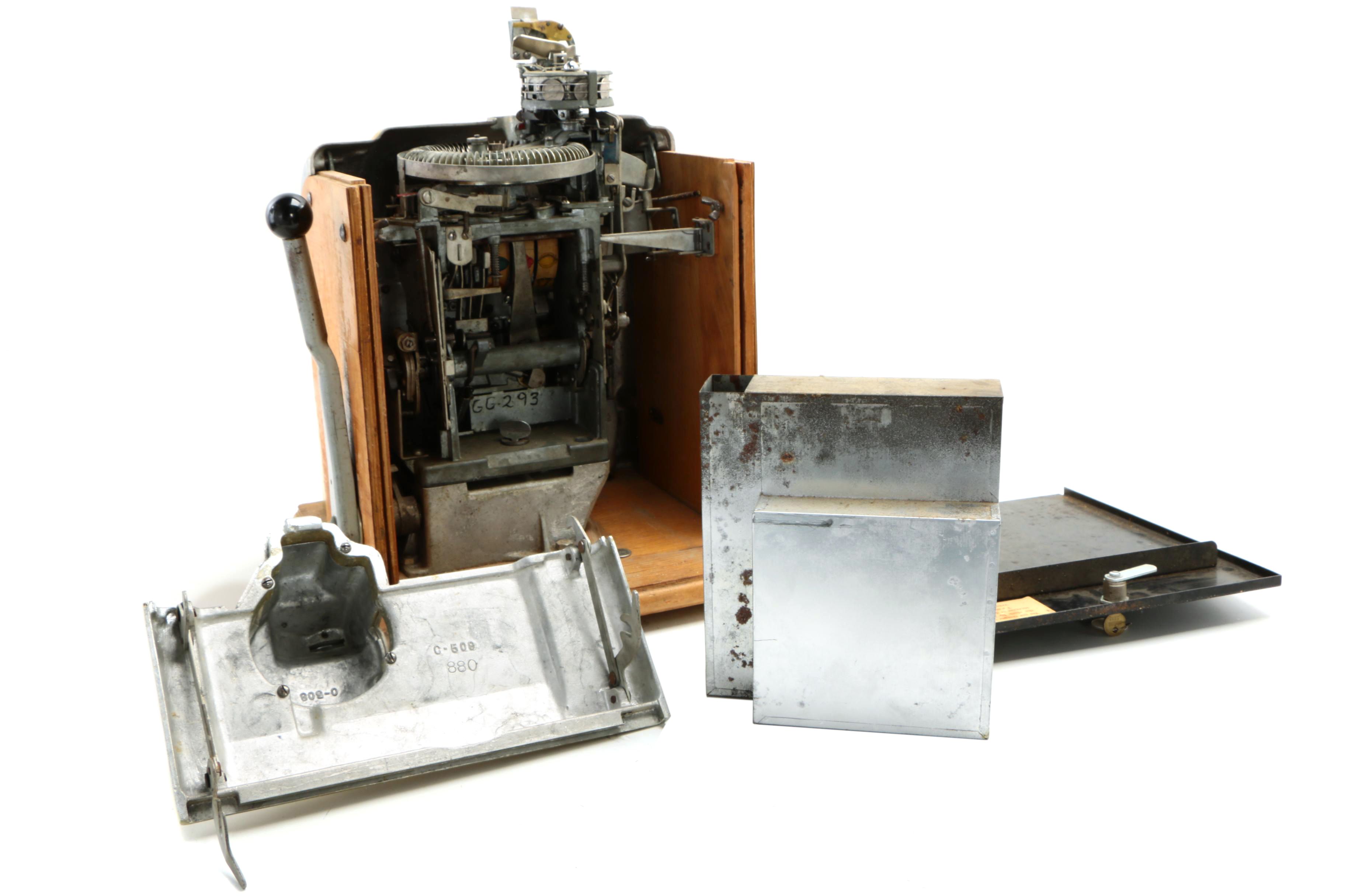 Columbia De Luxe Nickel Slot Machine, circa 1930