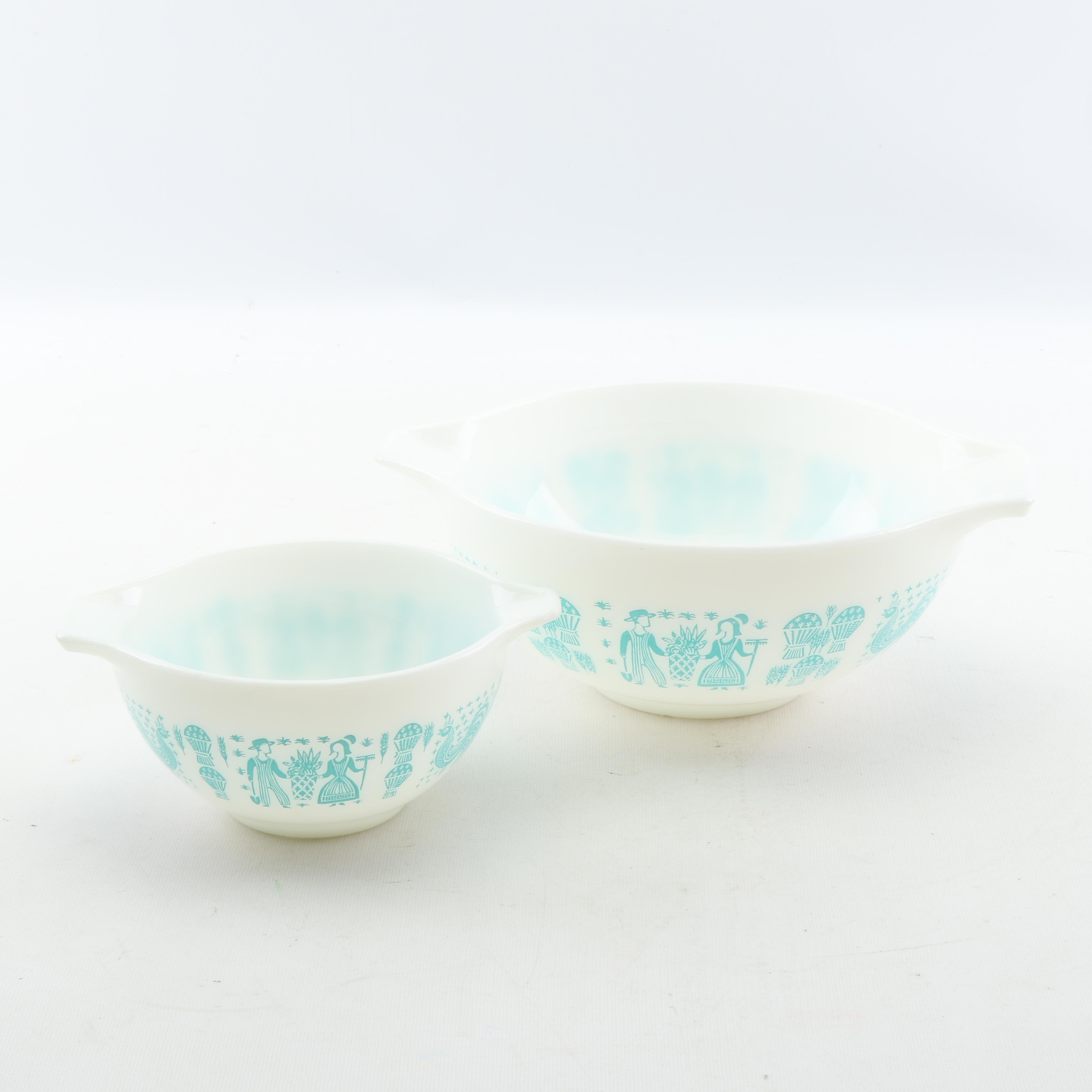 Vintage Pyrex "Butterprint" Mixing Bowls and Georges Briard Casserole Dish