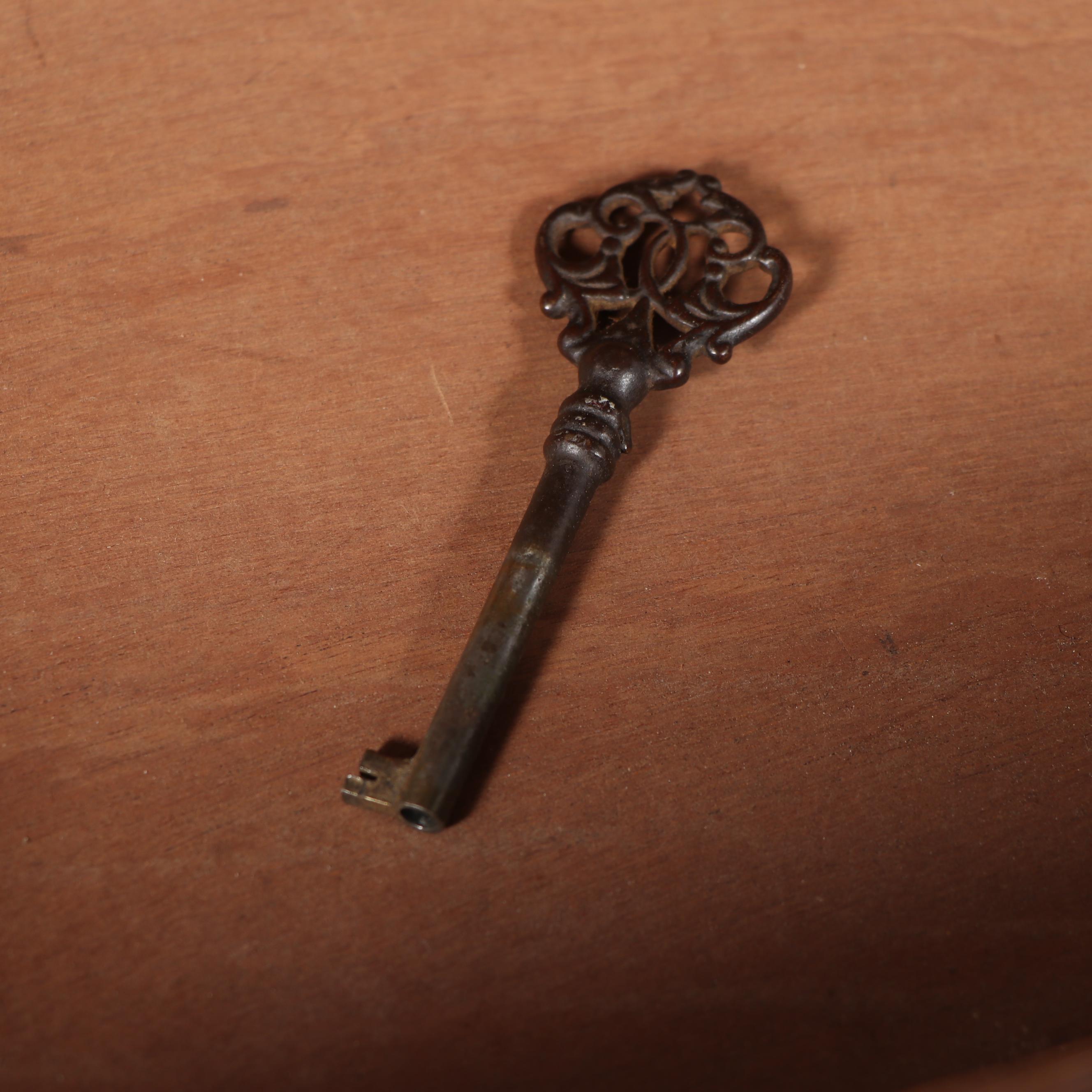 Late Victorian Style Oak Starburst Veneer China Cabinet with Mirror, 20th Cent.