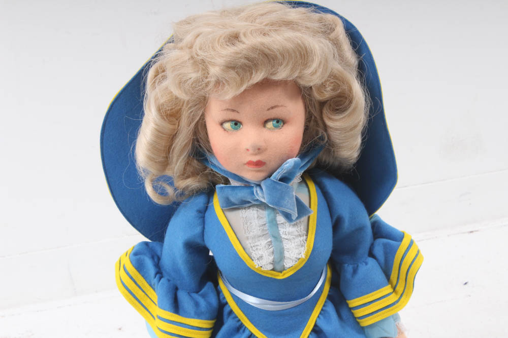 Limited Edition 1979 "Samantha" Lenci Doll With Case