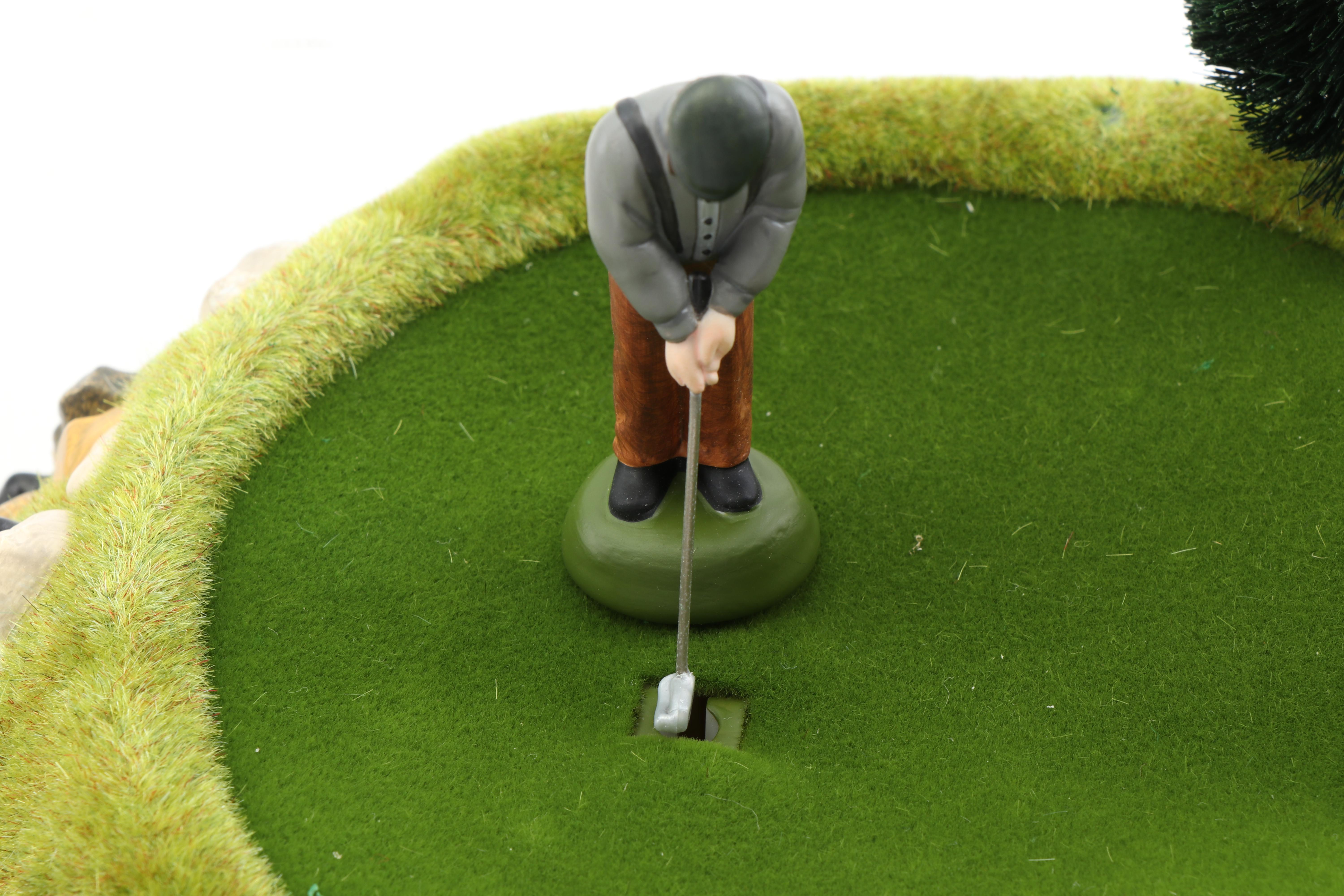 Department 56 Village Animated "Perfect Putt"