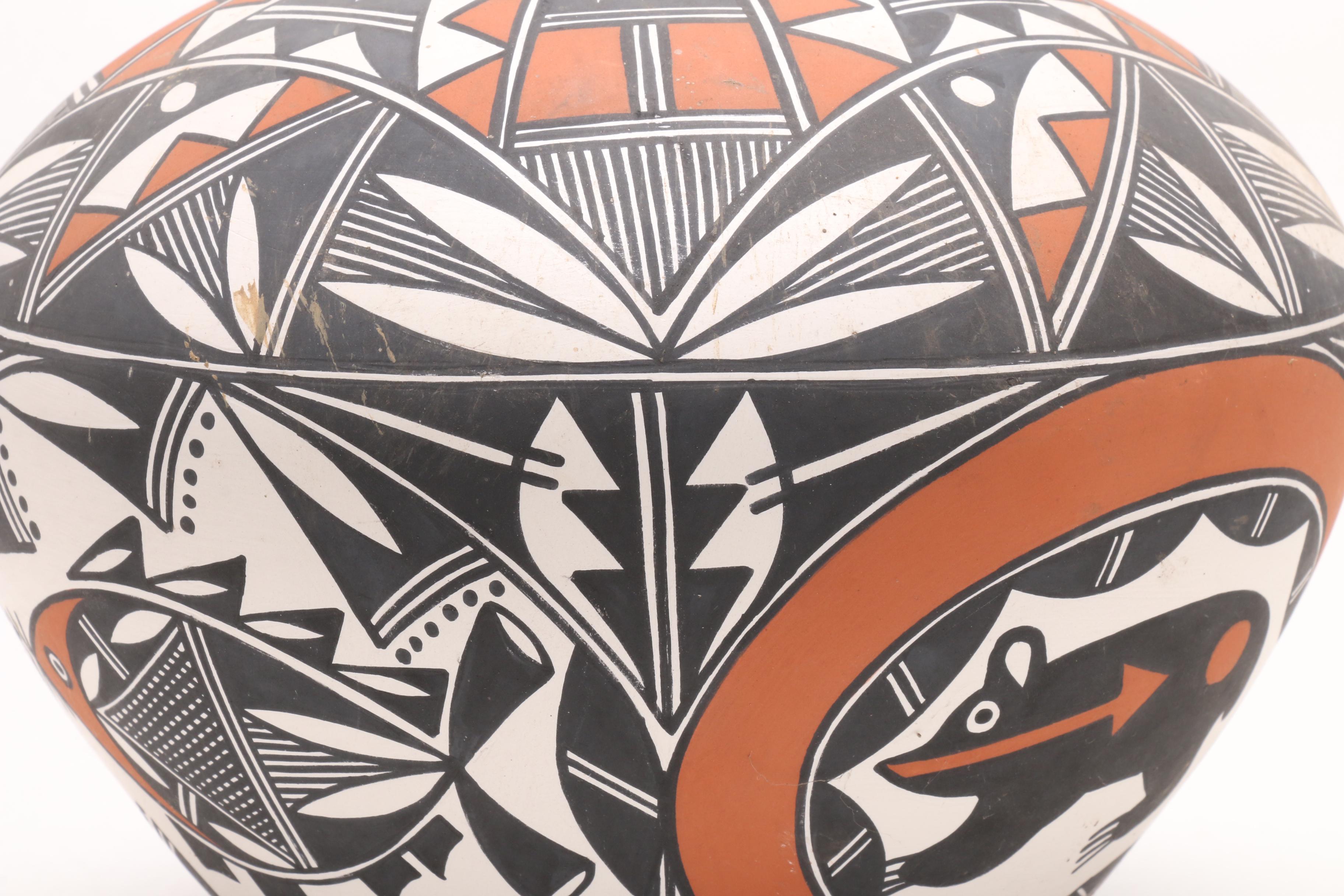 Howeya Acoma Earthenware Seed Pot