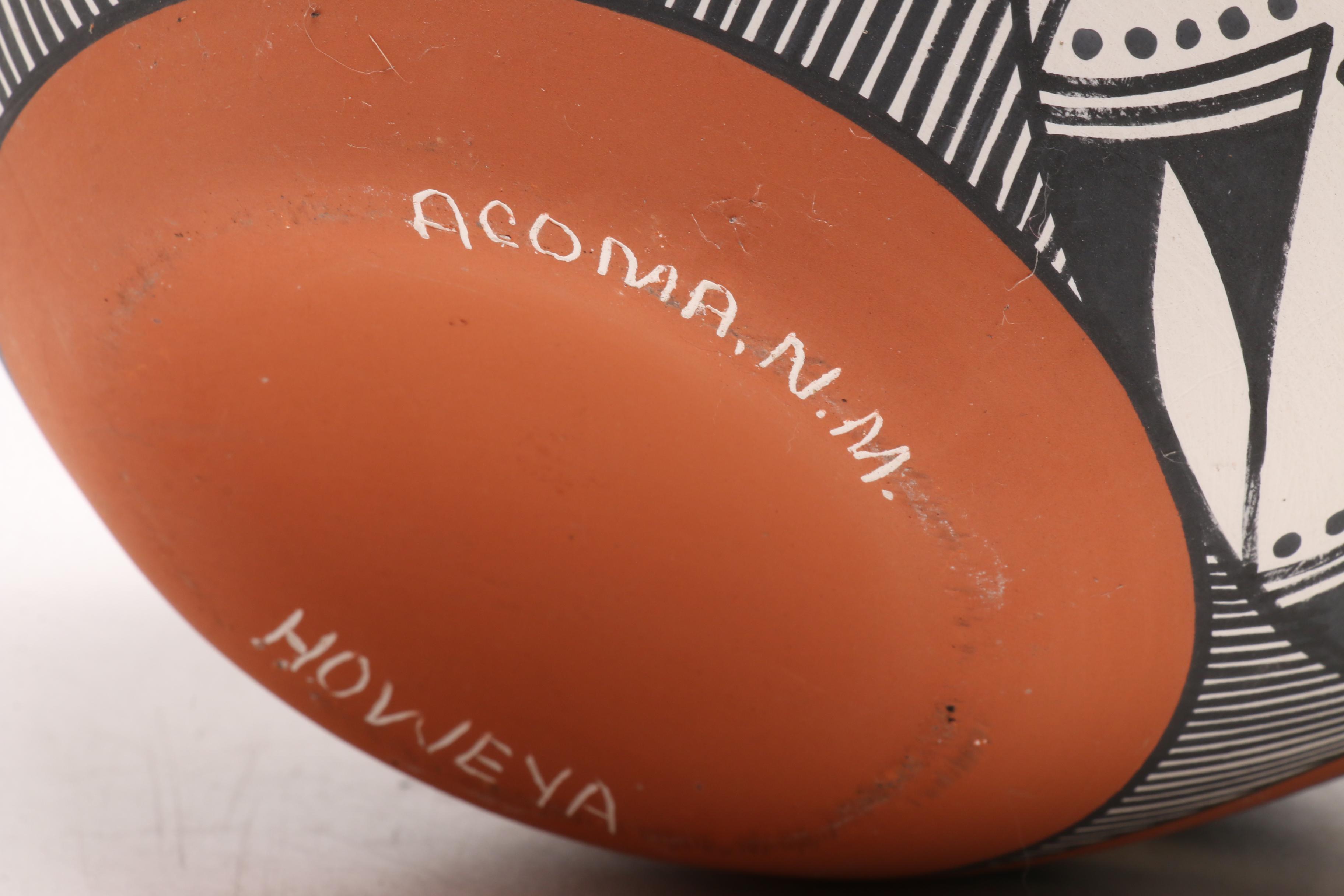 Howeya Acoma Earthenware Seed Pot