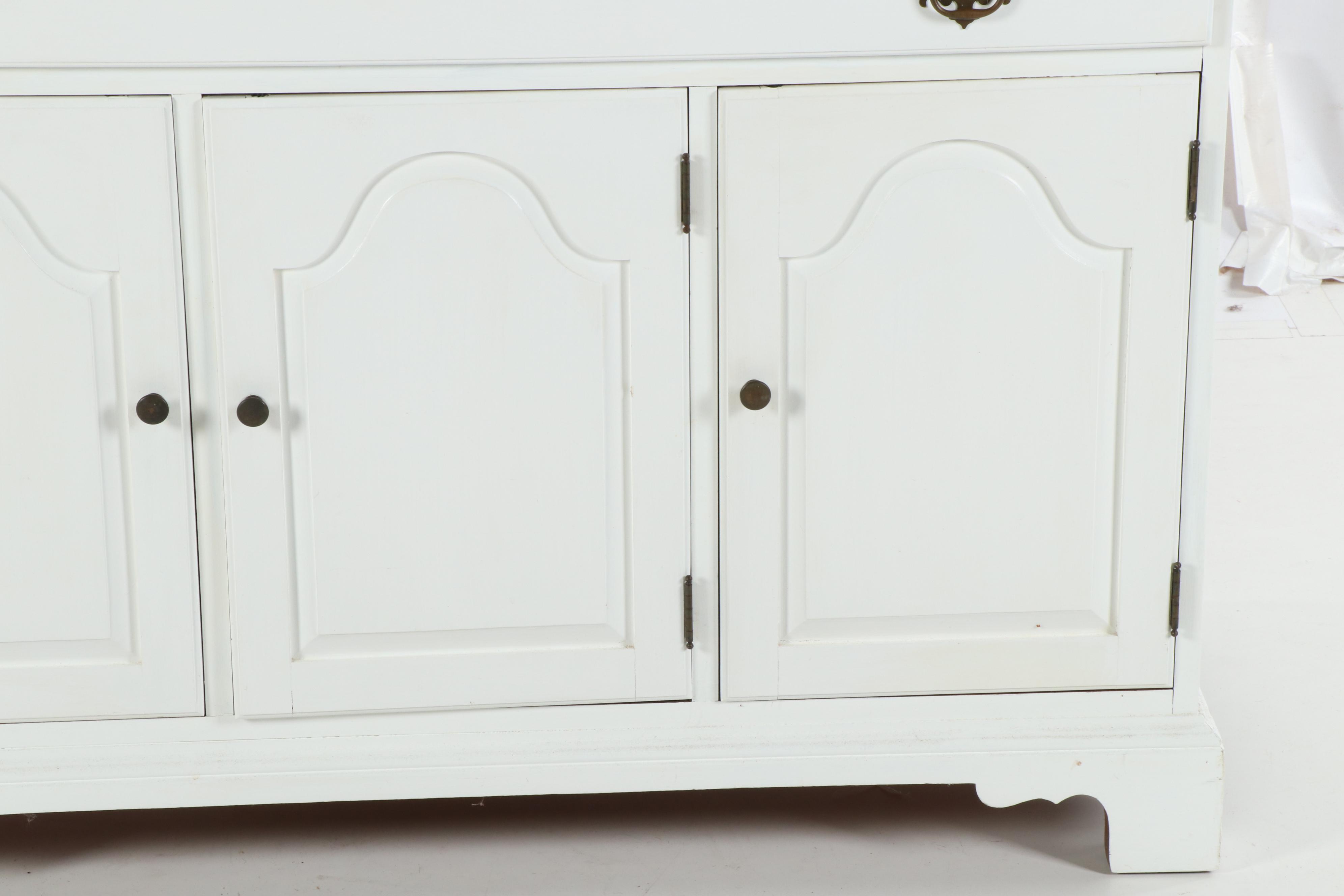 Federal Style Painted Maple Sideboard, Mid-20th Century