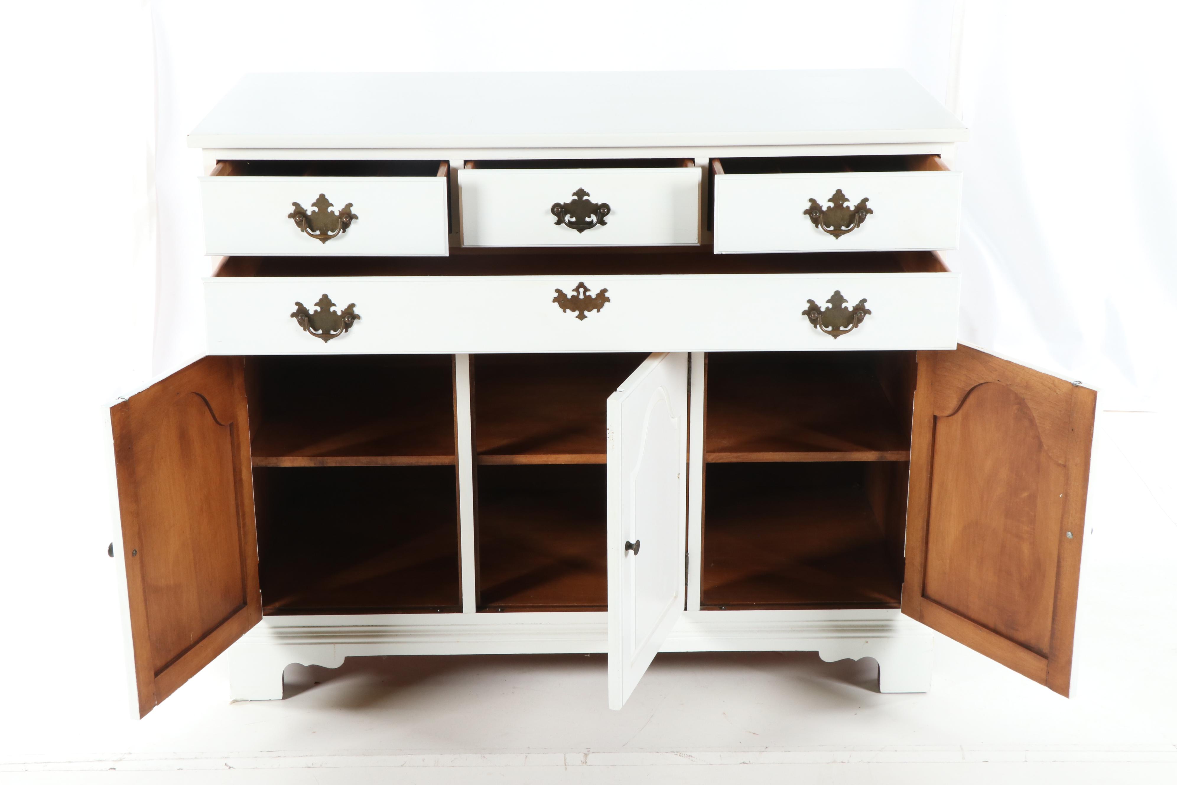 Federal Style Painted Maple Sideboard, Mid-20th Century