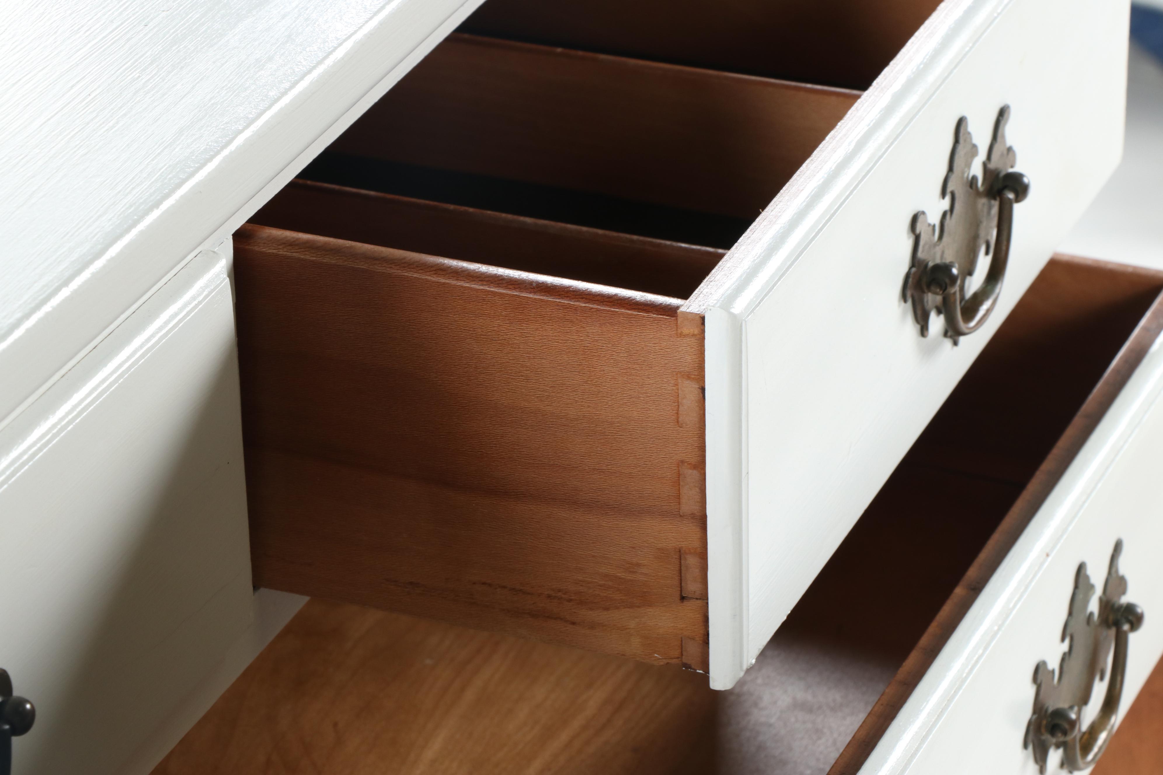 Federal Style Painted Maple Sideboard, Mid-20th Century