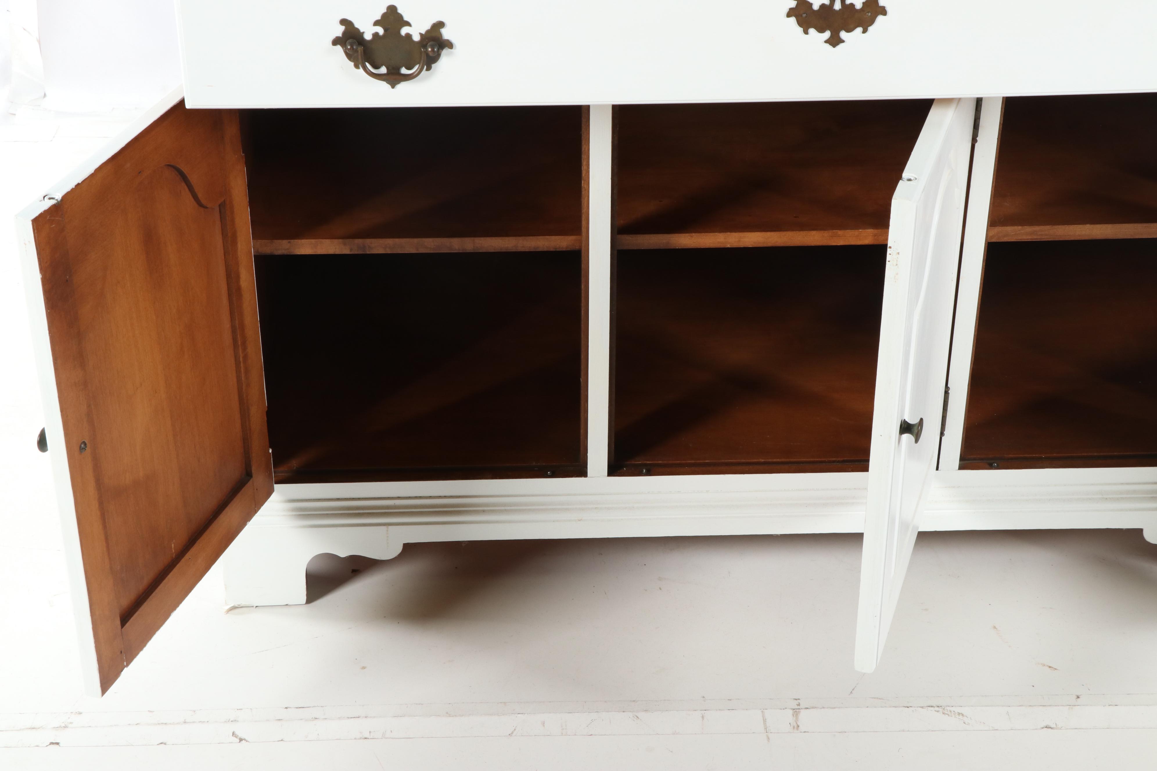 Federal Style Painted Maple Sideboard, Mid-20th Century