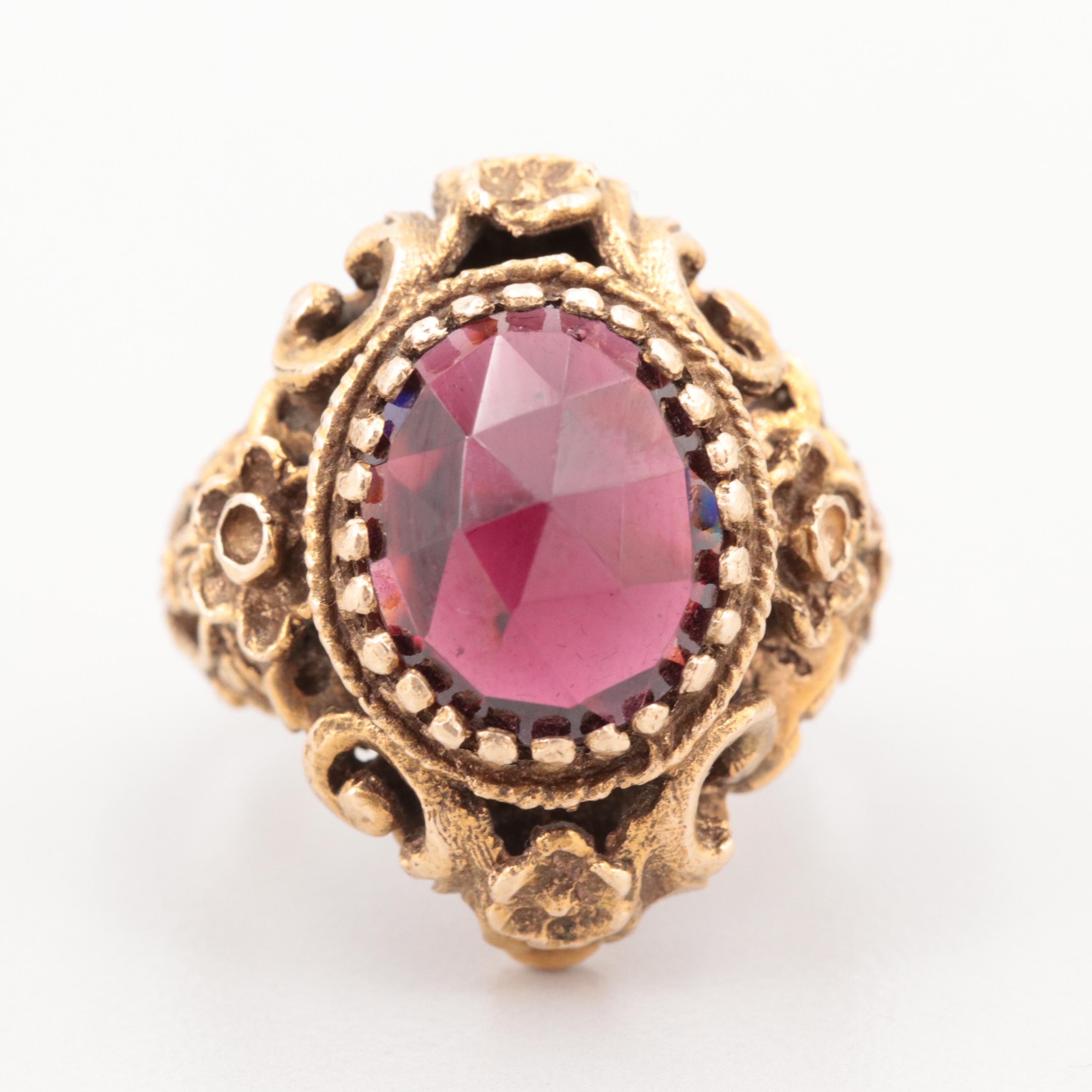 Vintage 14K Yellow Gold Garnet Ring with Baroque Motif