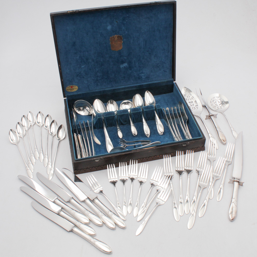 Oneida "Lady Hamilton" Silver Plate Flatware Set