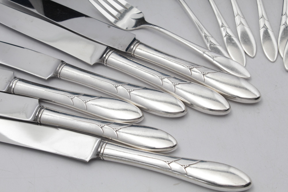 Oneida "Lady Hamilton" Silver Plate Flatware Set