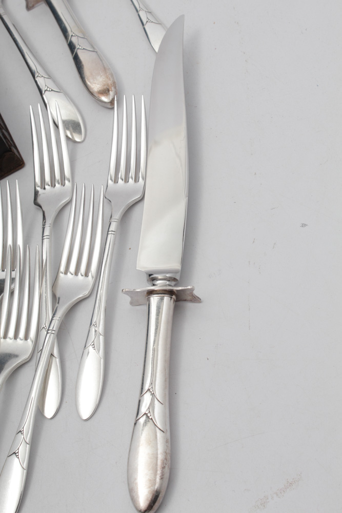 Oneida "Lady Hamilton" Silver Plate Flatware Set