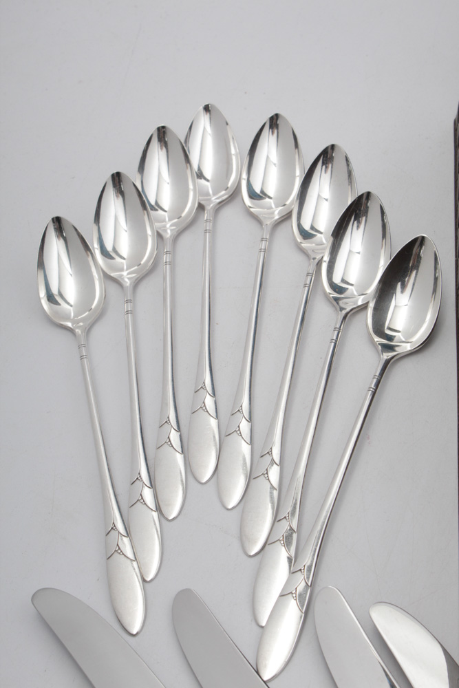 Oneida "Lady Hamilton" Silver Plate Flatware Set