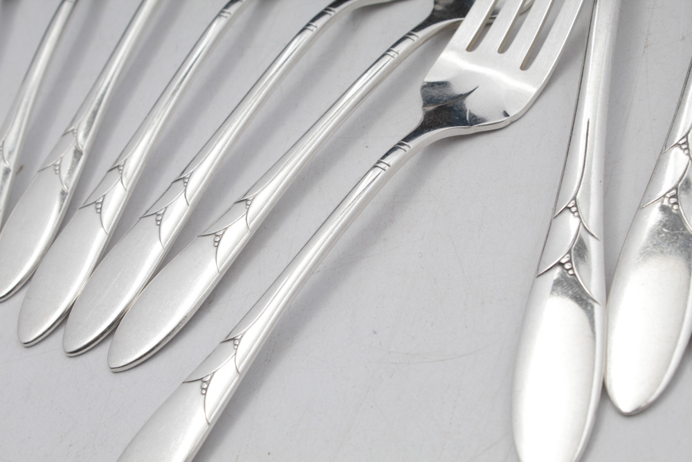 Oneida "Lady Hamilton" Silver Plate Flatware Set