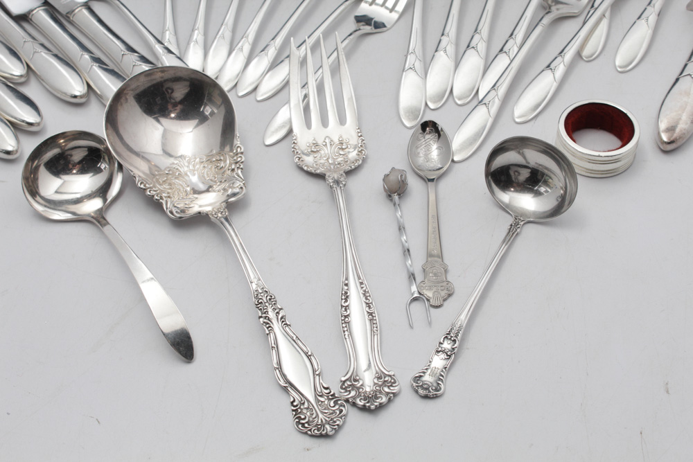 Oneida "Lady Hamilton" Silver Plate Flatware Set