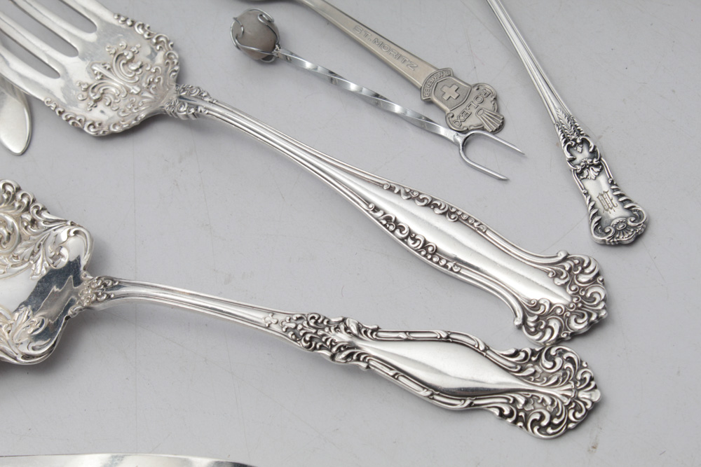 Oneida "Lady Hamilton" Silver Plate Flatware Set