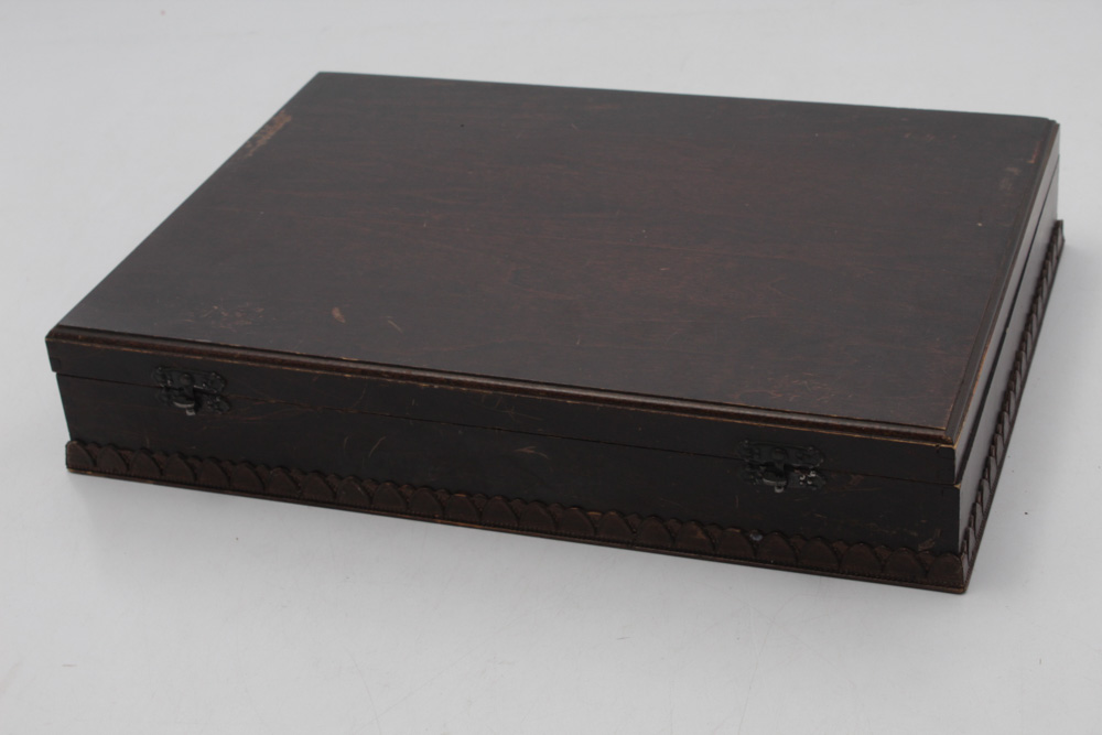 Oneida "Lady Hamilton" Silver Plate Flatware Set