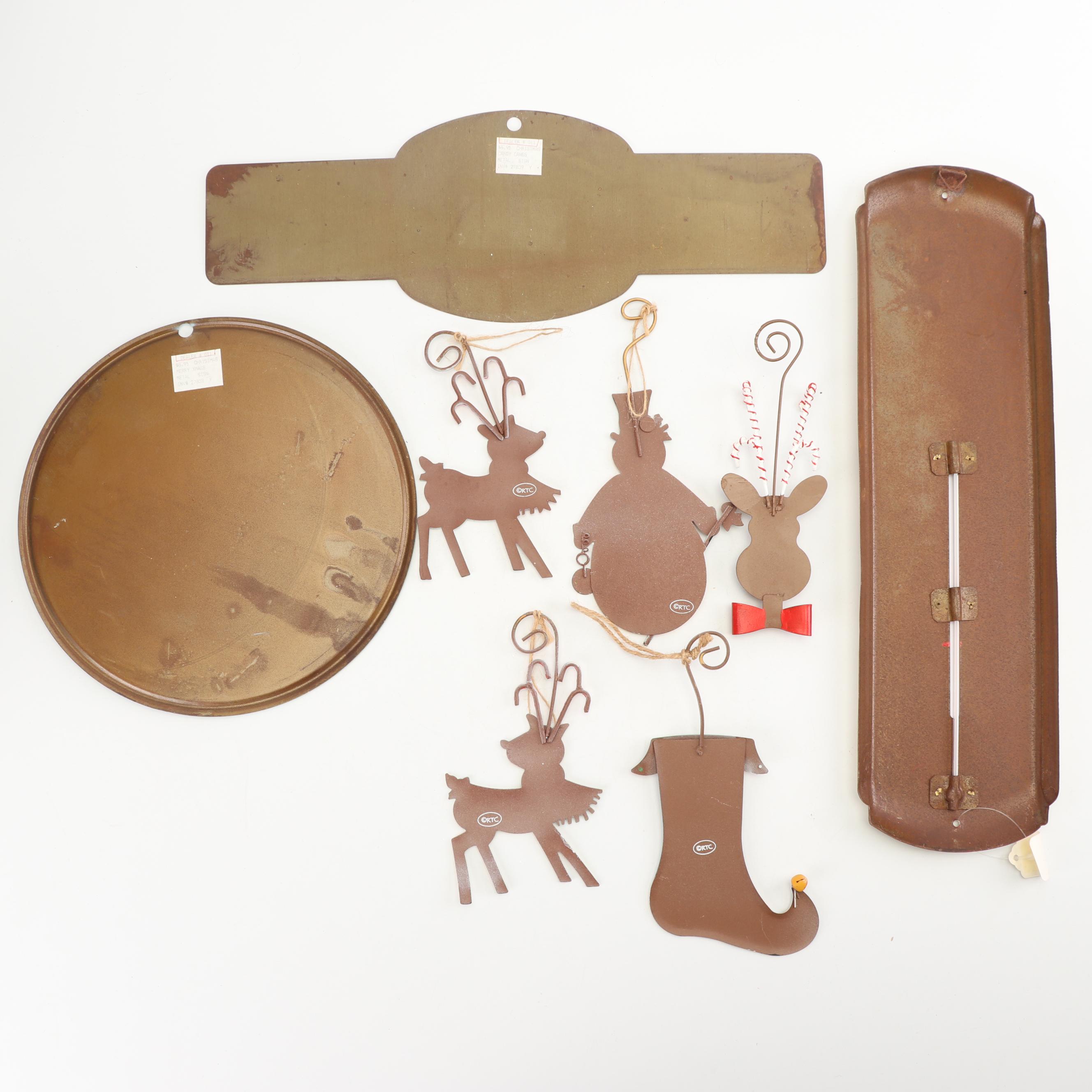 Christmas Wall Décor with Hand-Painted Glass Ornament