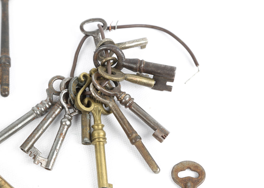 Brass and Metal Skeleton Keys