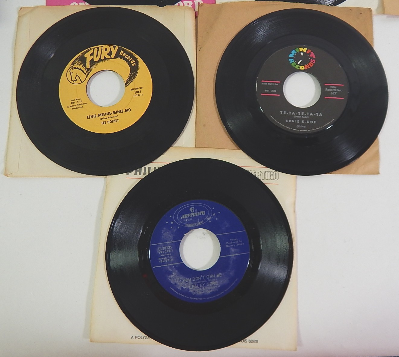 Collection of 1960s/70s 45 RPM Record Albums with Country, Rock, Pop, and R&B