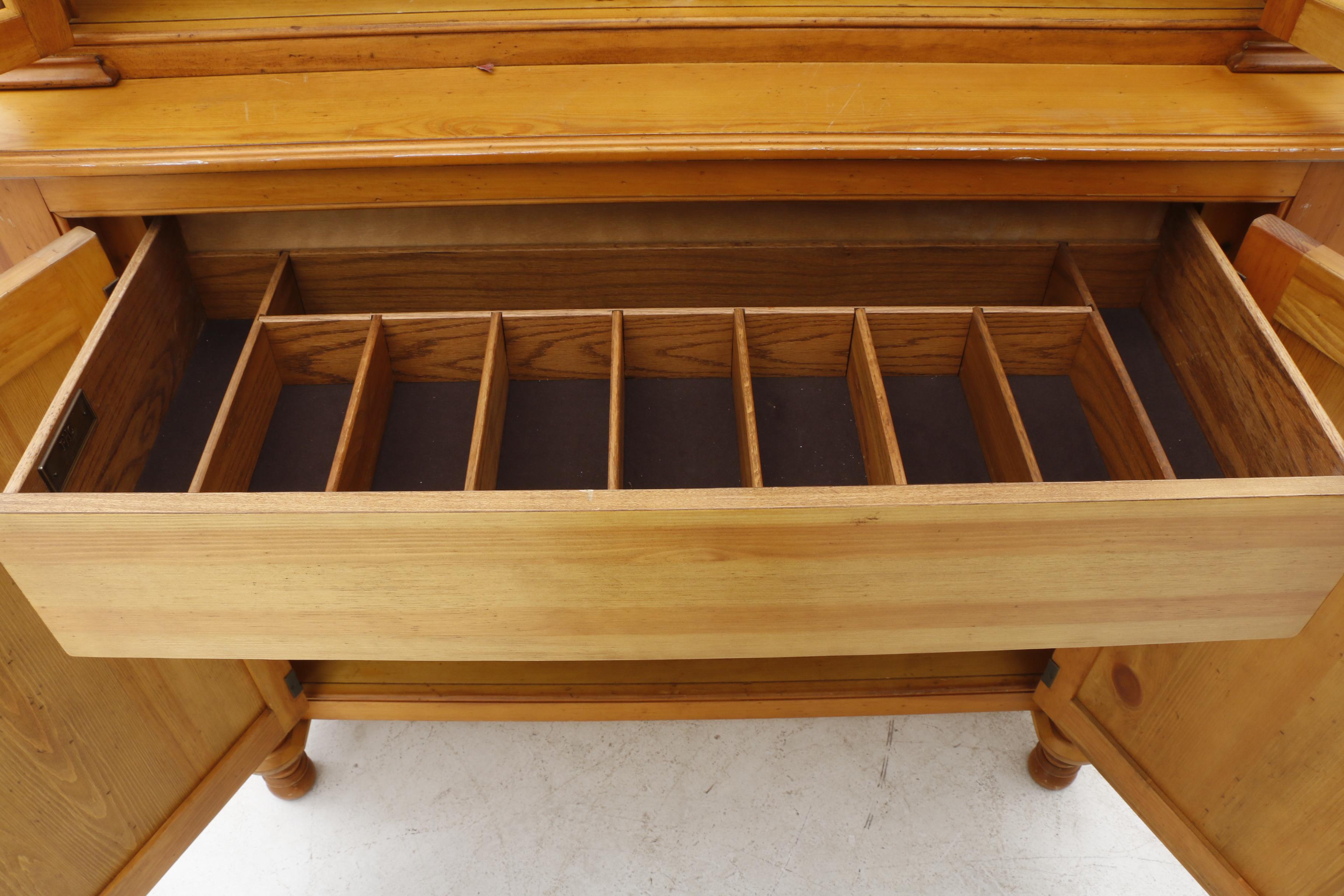 Lexington Furniture Illuminated "Bee Hive" 2-Piece China Hutch and Cabinet