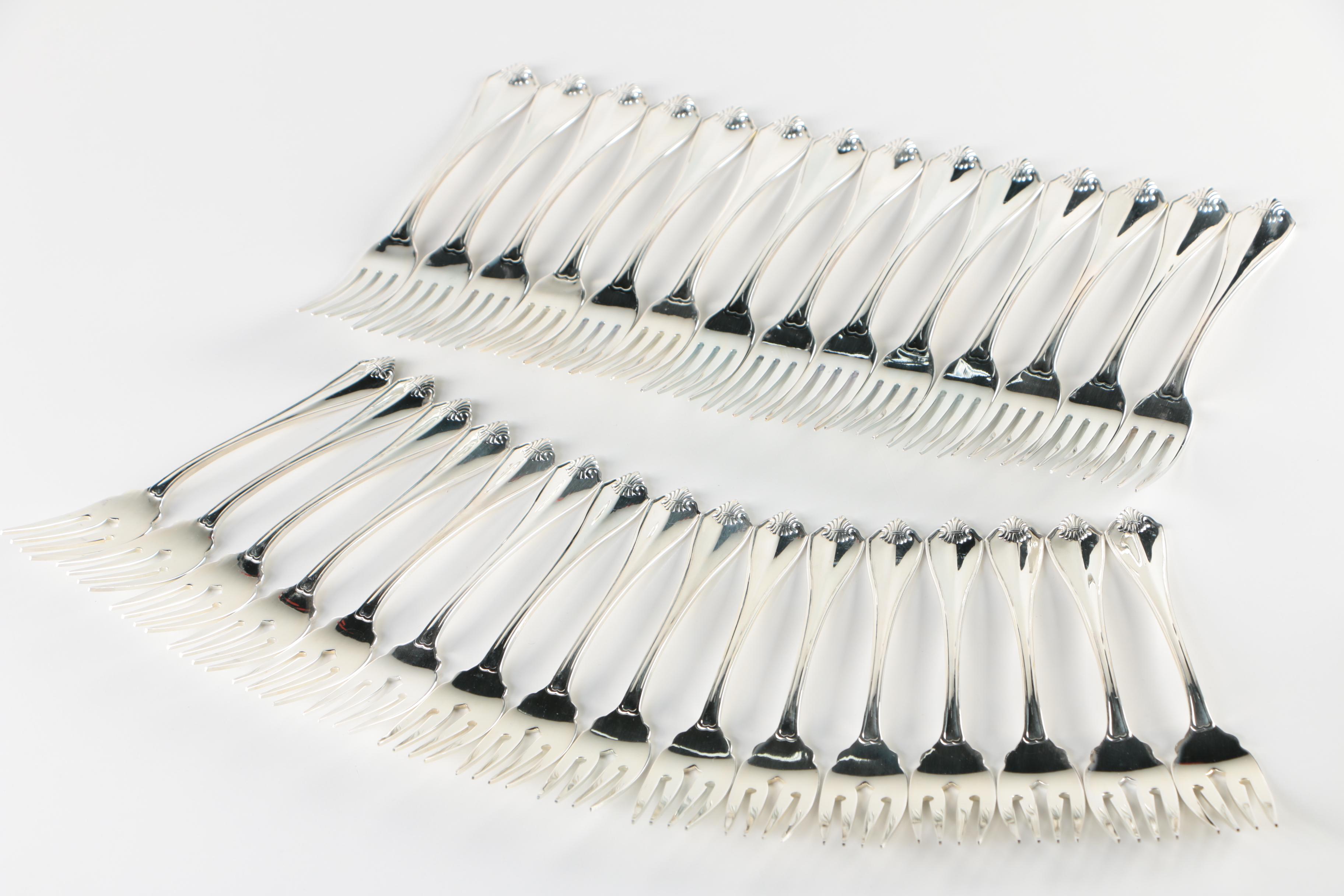 Oneida "King James" Silver Plate Flatware with Chest, Late 20th Century