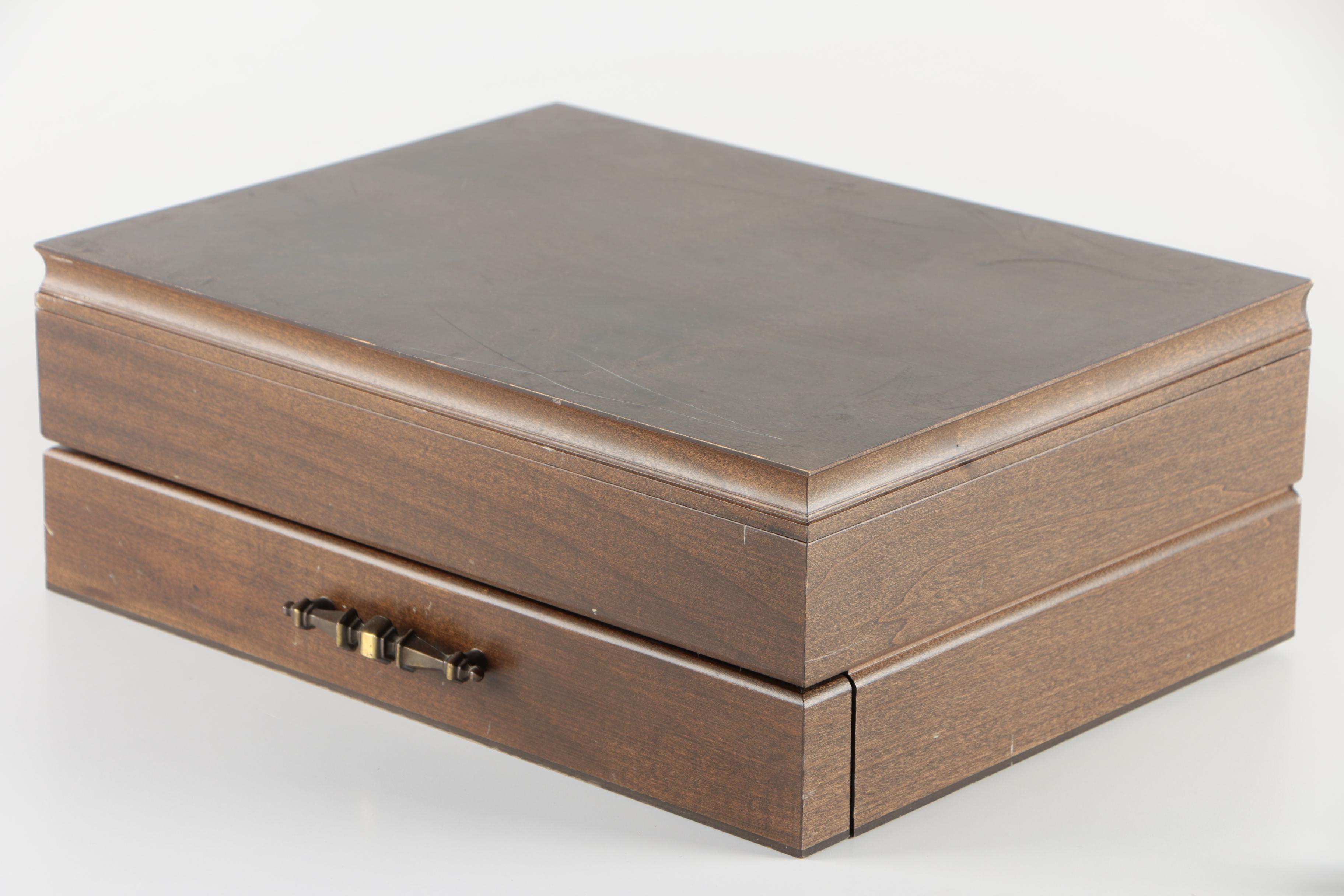 Oneida "King James" Silver Plate Flatware with Chest, Late 20th Century