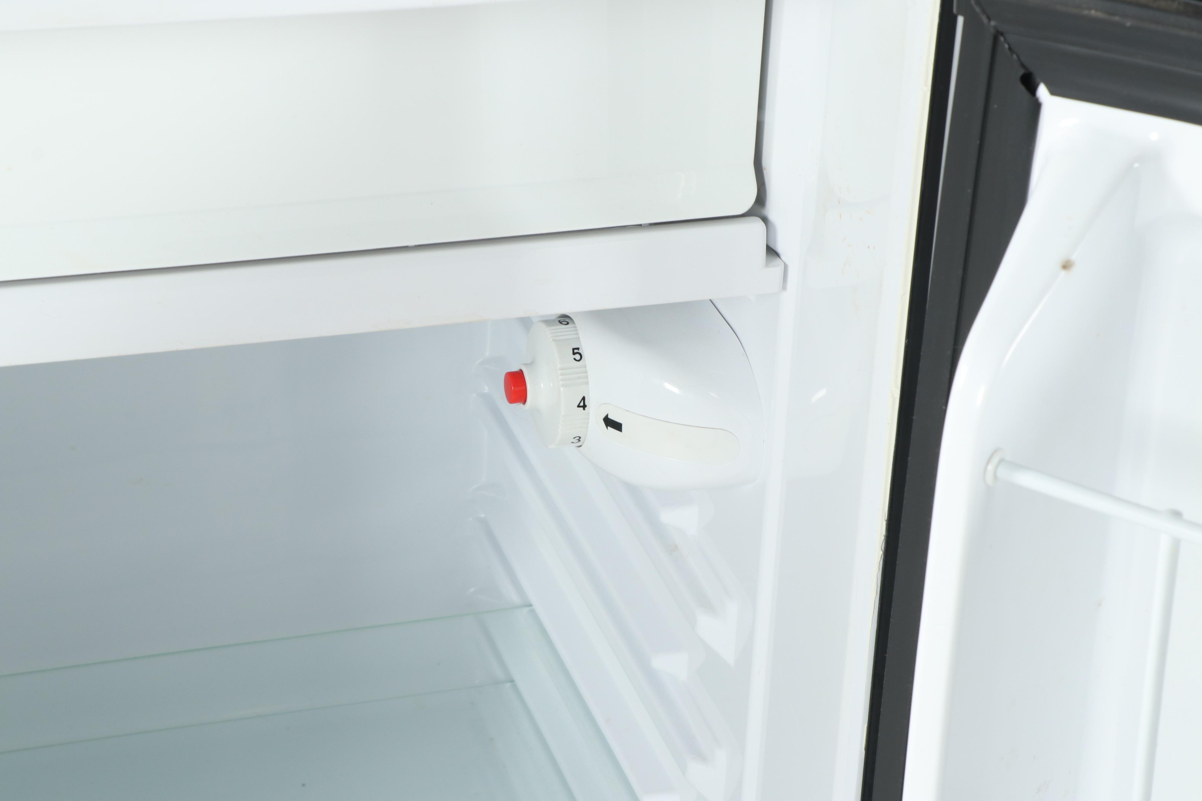 Magic Chef Mini Refrigerator