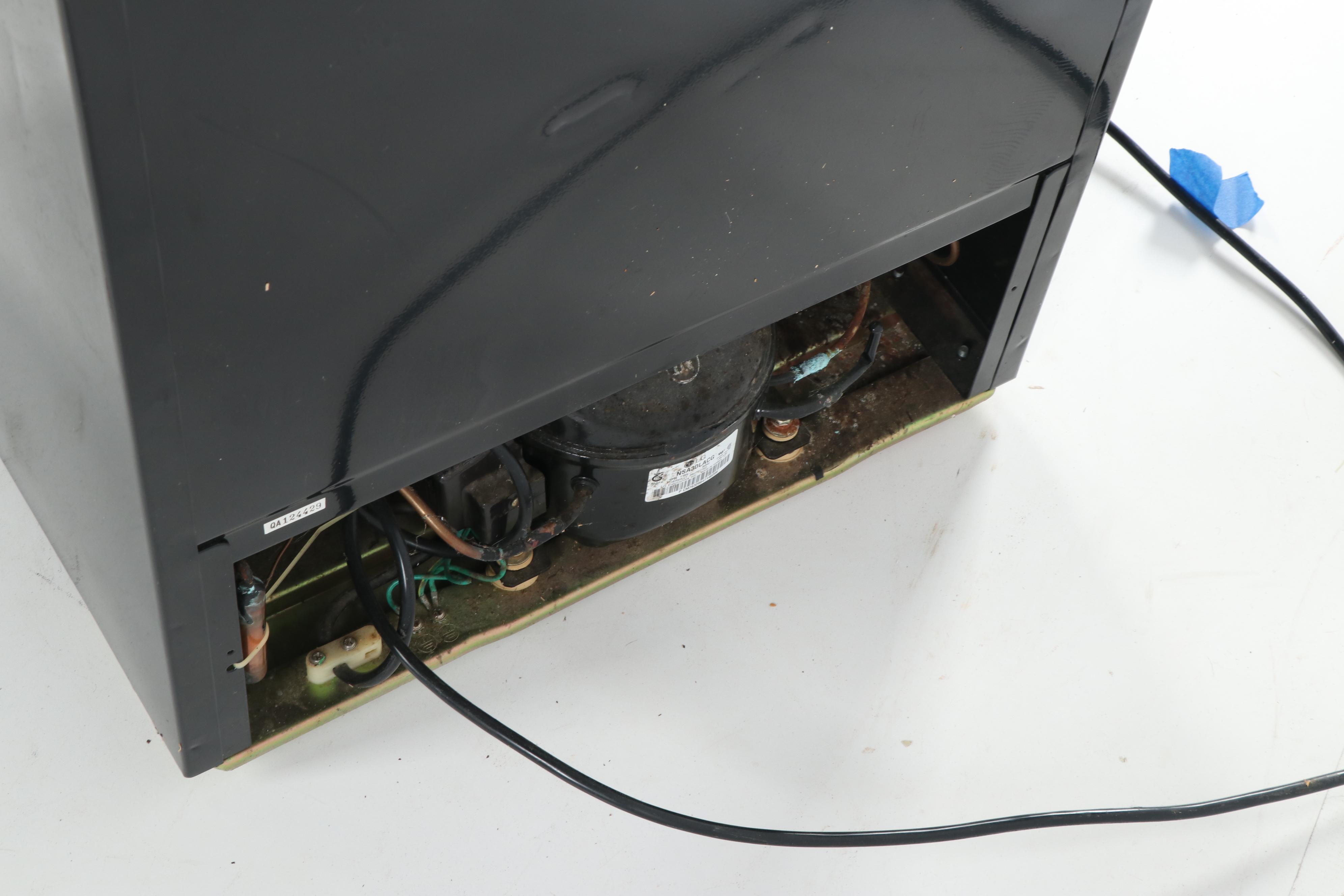 Magic Chef Mini Refrigerator