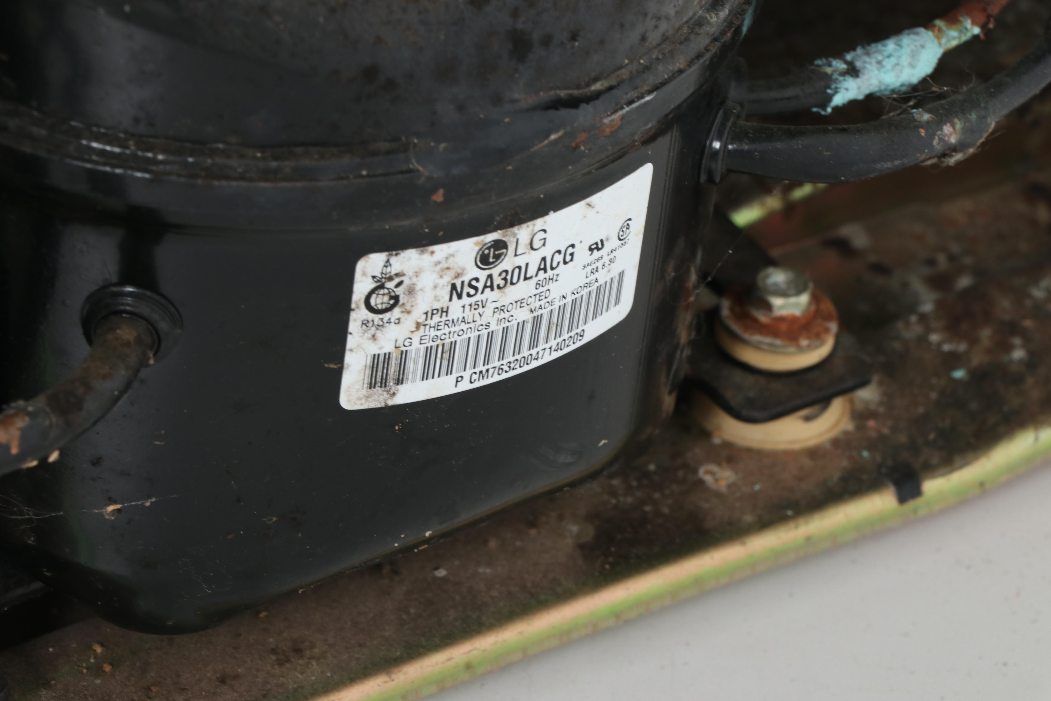 Magic Chef Mini Refrigerator