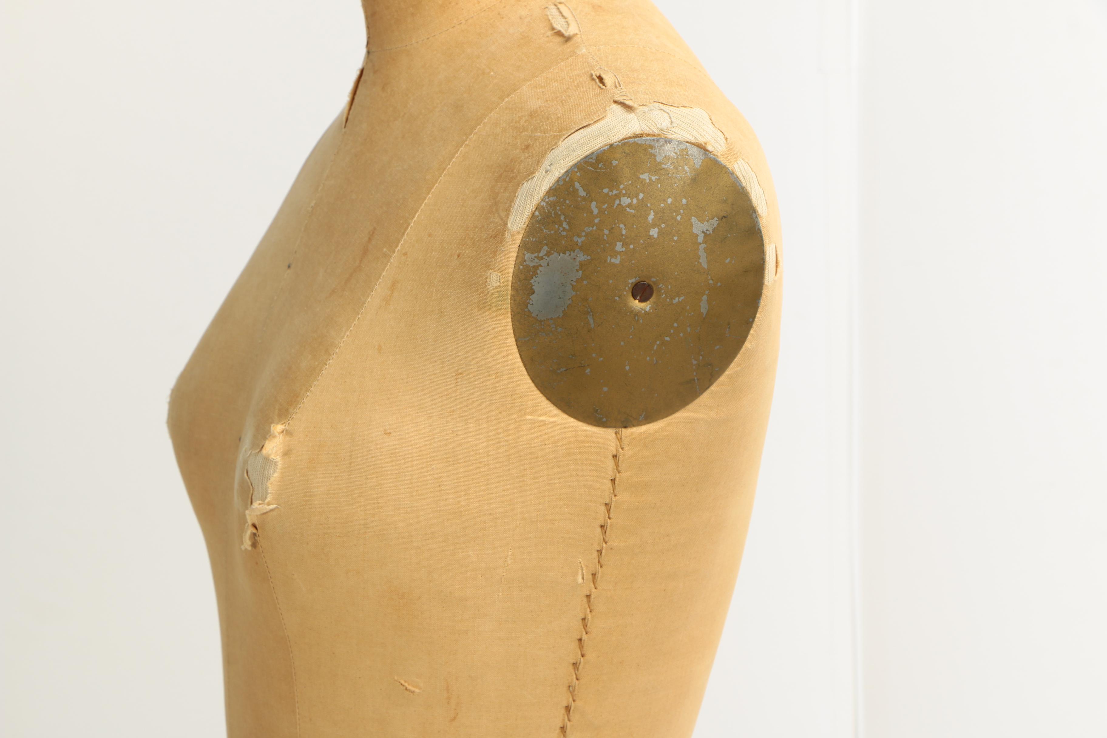 1969 Vintage Wolf Model Form Co. Collapsible Size 12 Dress Form