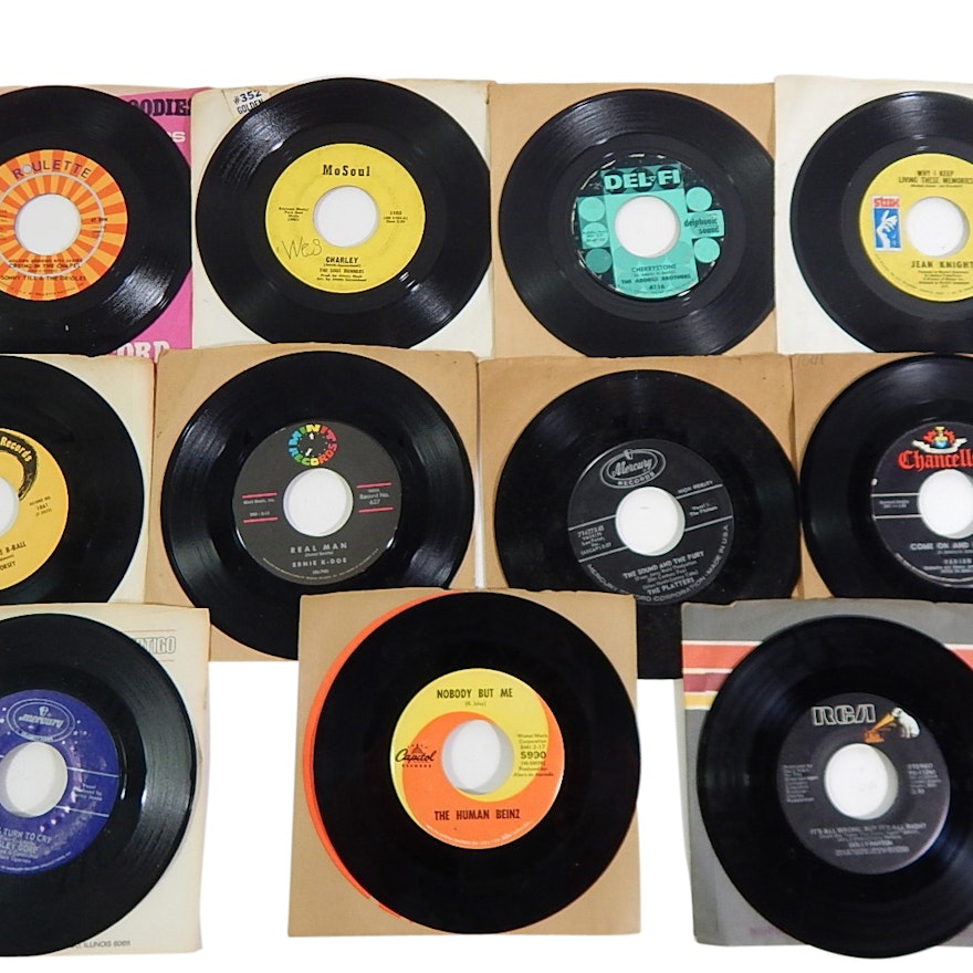 Collection of 1960s/70s 45 RPM Record Albums with Country, Rock, Pop, and R&B