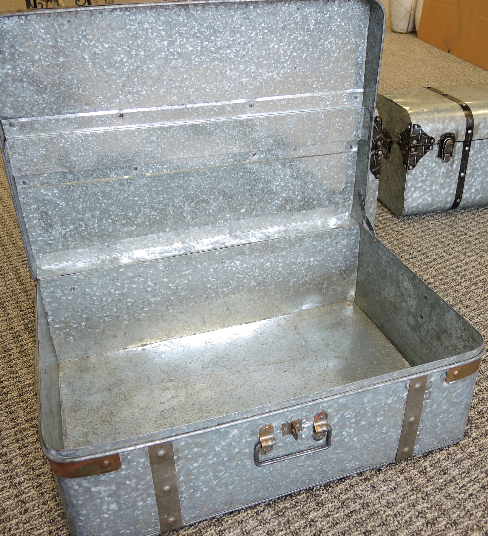 Decorative Galvanized Steel Suitcase and Trunks