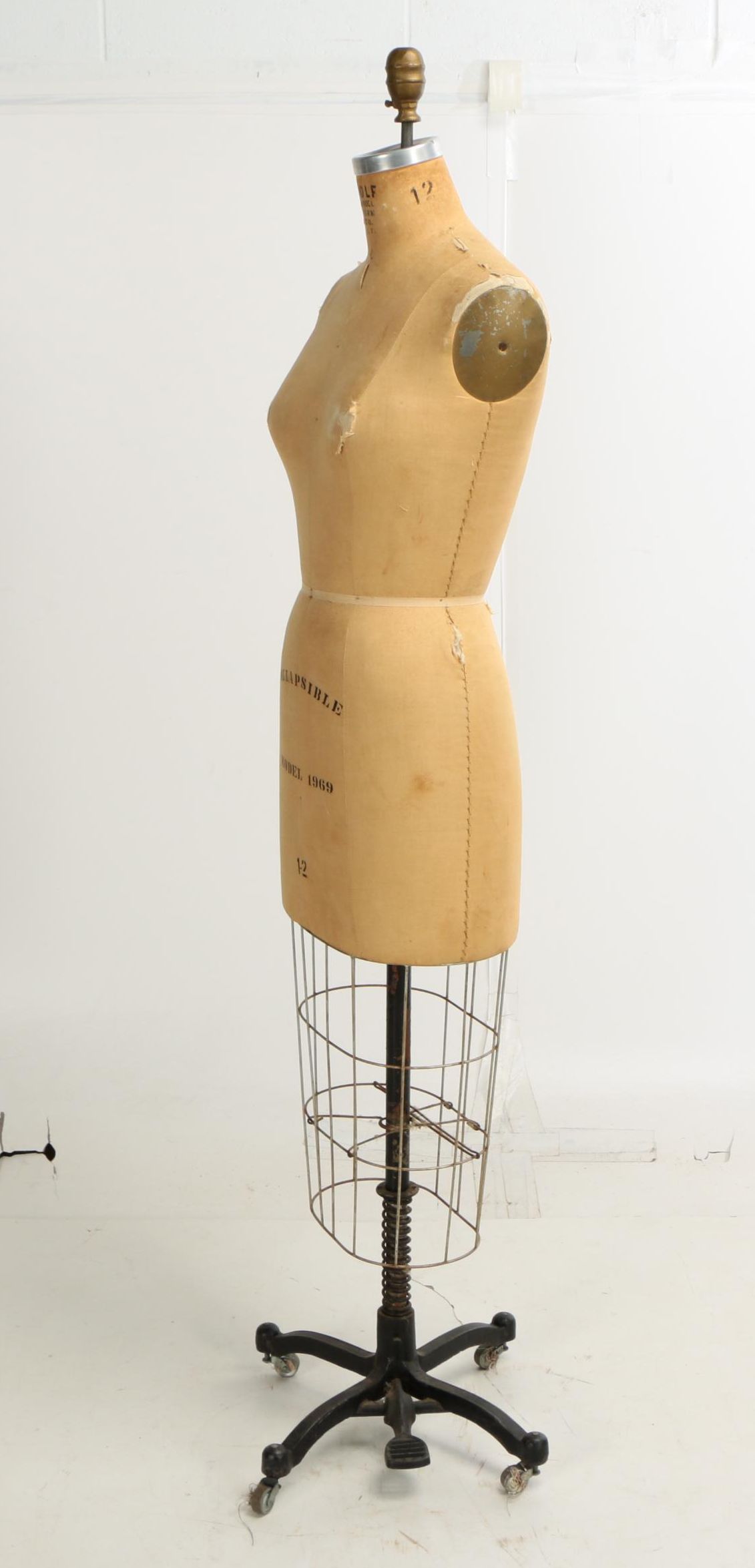 1969 Vintage Wolf Model Form Co. Collapsible Size 12 Dress Form