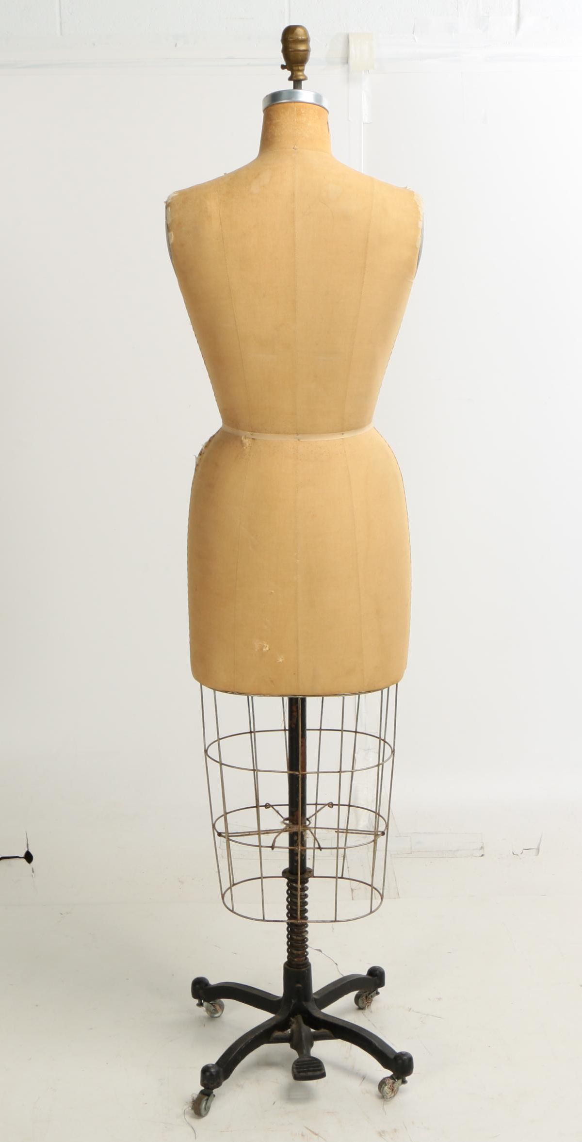 1969 Vintage Wolf Model Form Co. Collapsible Size 12 Dress Form