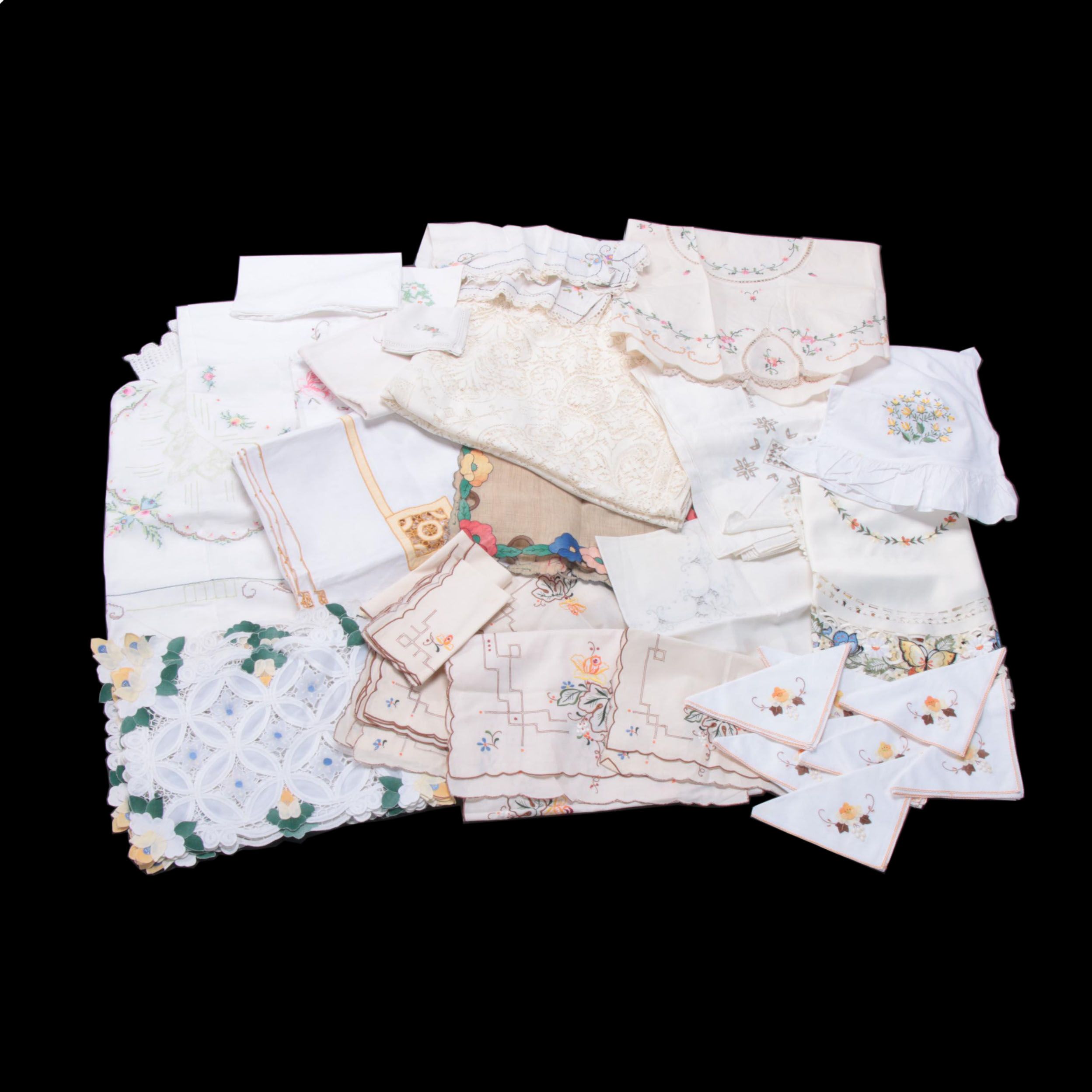 Embroidered, Cut Lace and Lace Kitchen and Table Linens