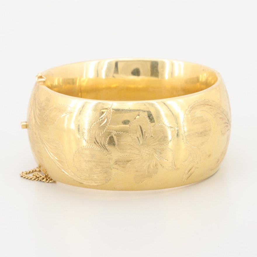 Italian 18K Yellow Gold Floral Motif Hinged Bangle Bracelet