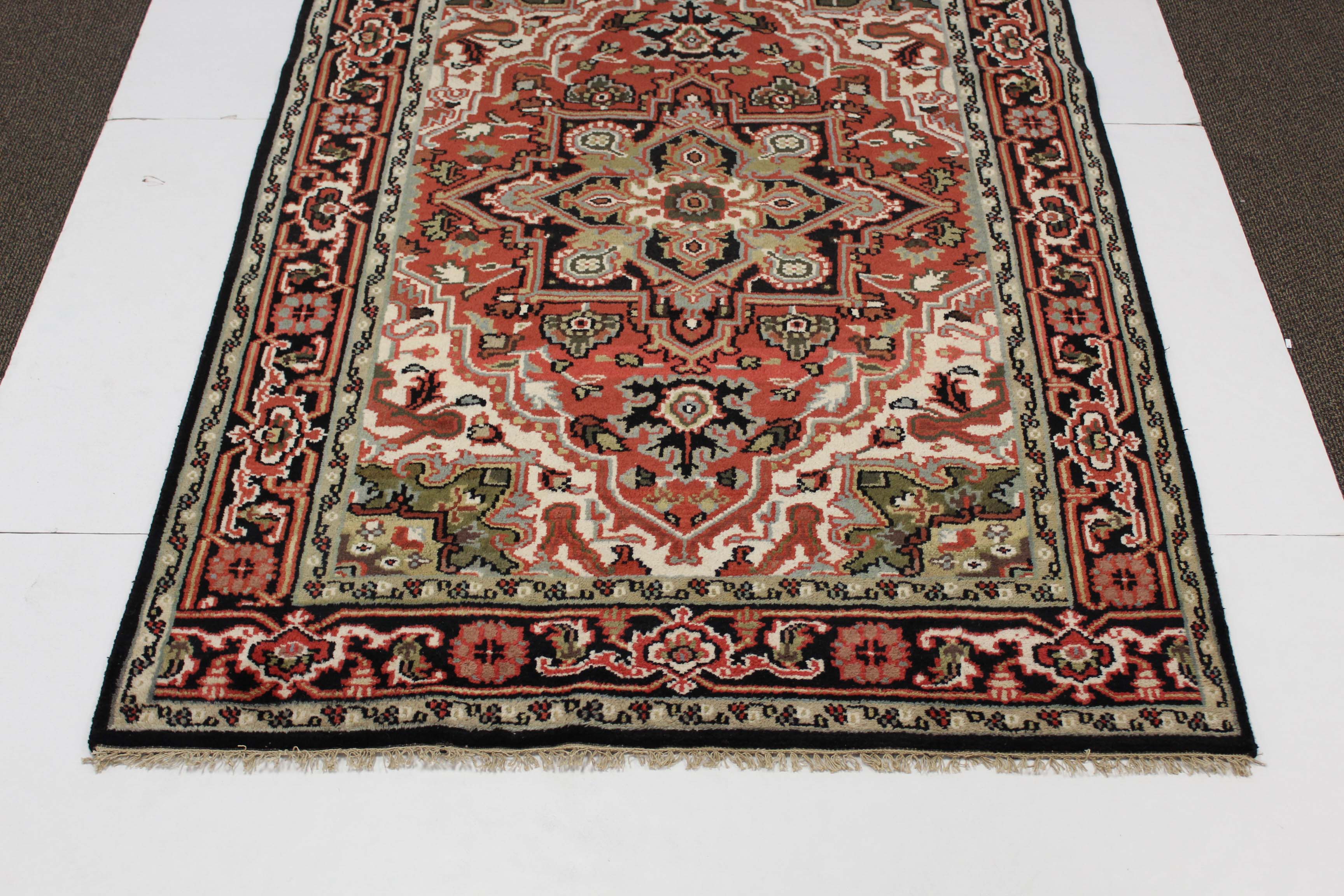 6'0 x 9'2 Hand-Knotted Indo-Persian Heriz Rug