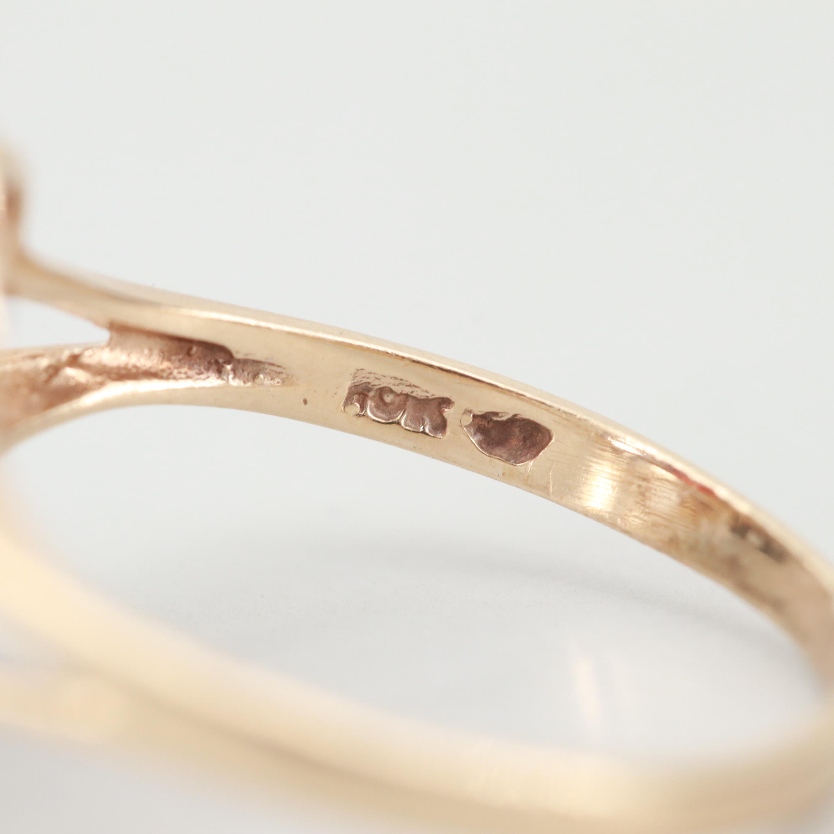 10K Yellow Gold Garnet Ring