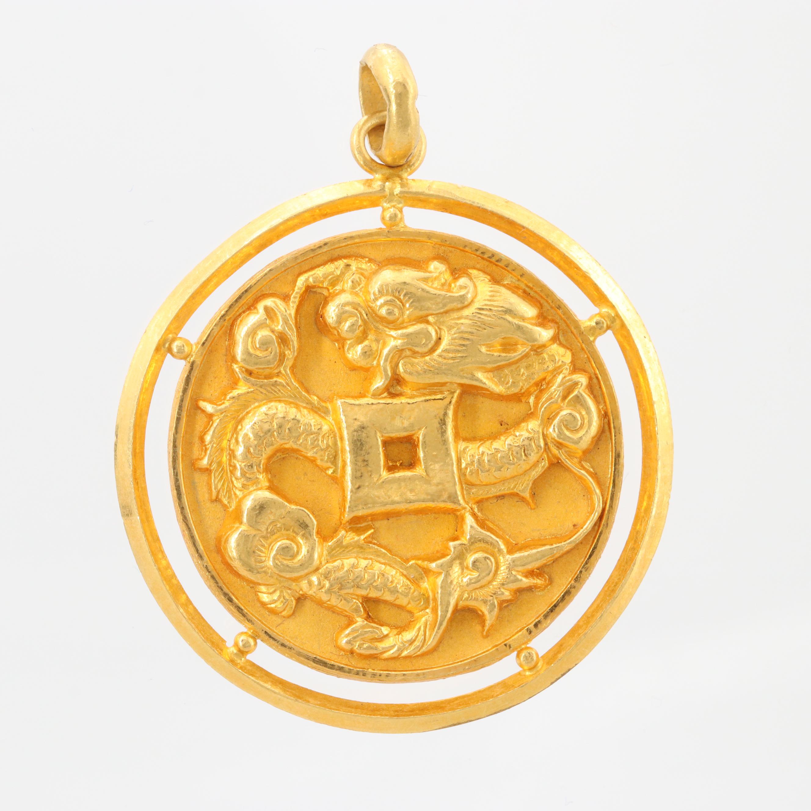 24K Yellow Gold Chinese Pendant