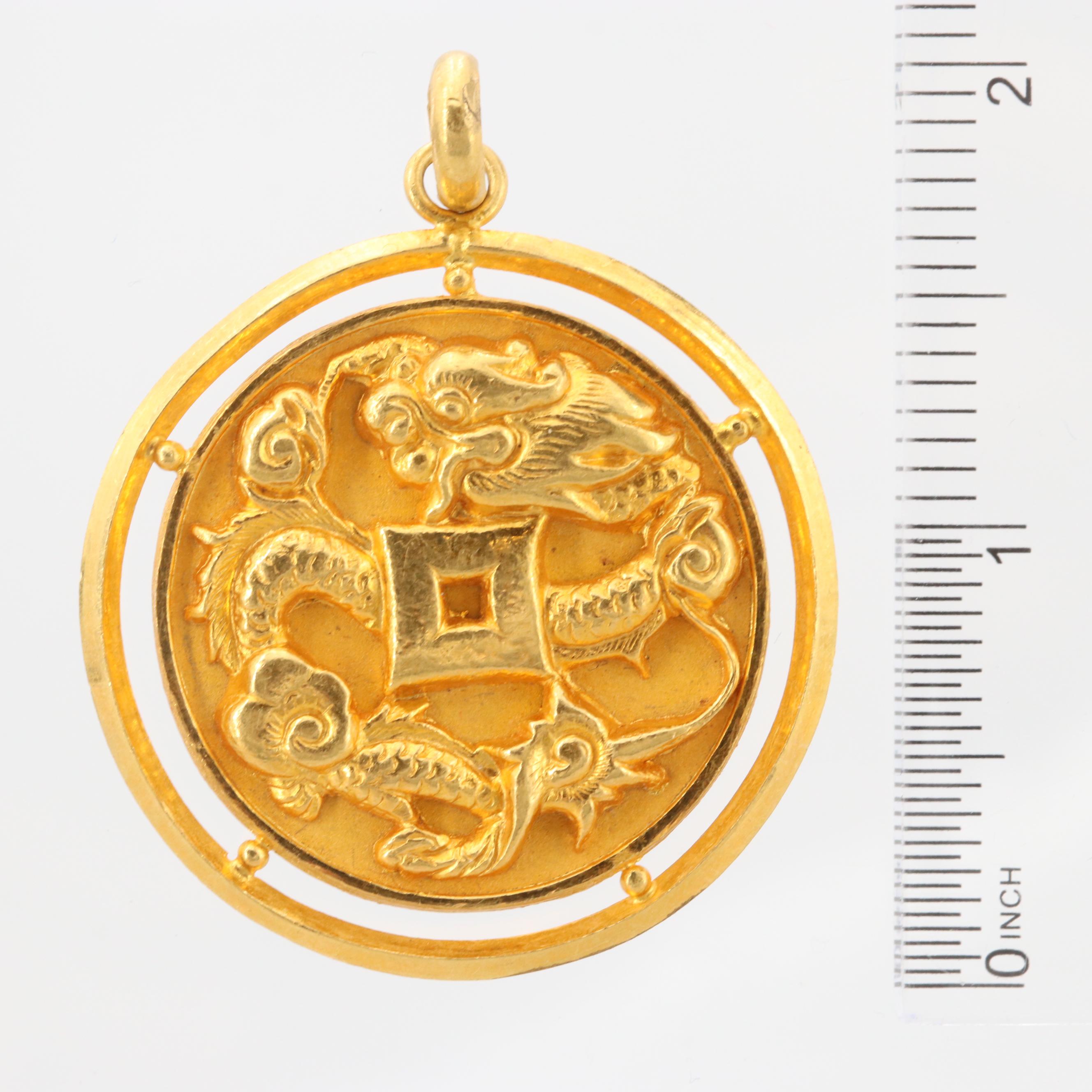 24K Yellow Gold Chinese Pendant