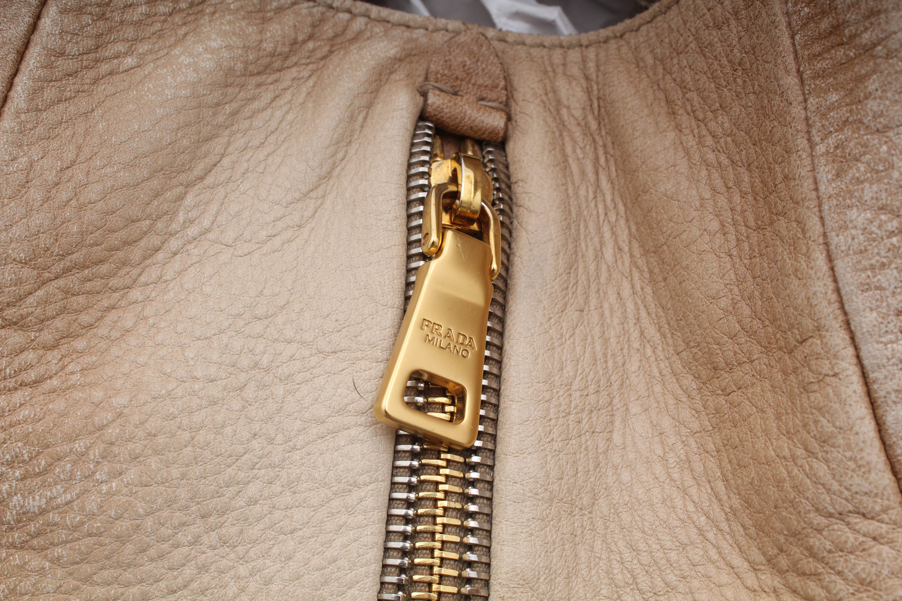 PRADA Cervo Antik Deerskin Sacca 2 Manici Hobo Bag in Quarzo Sfumato