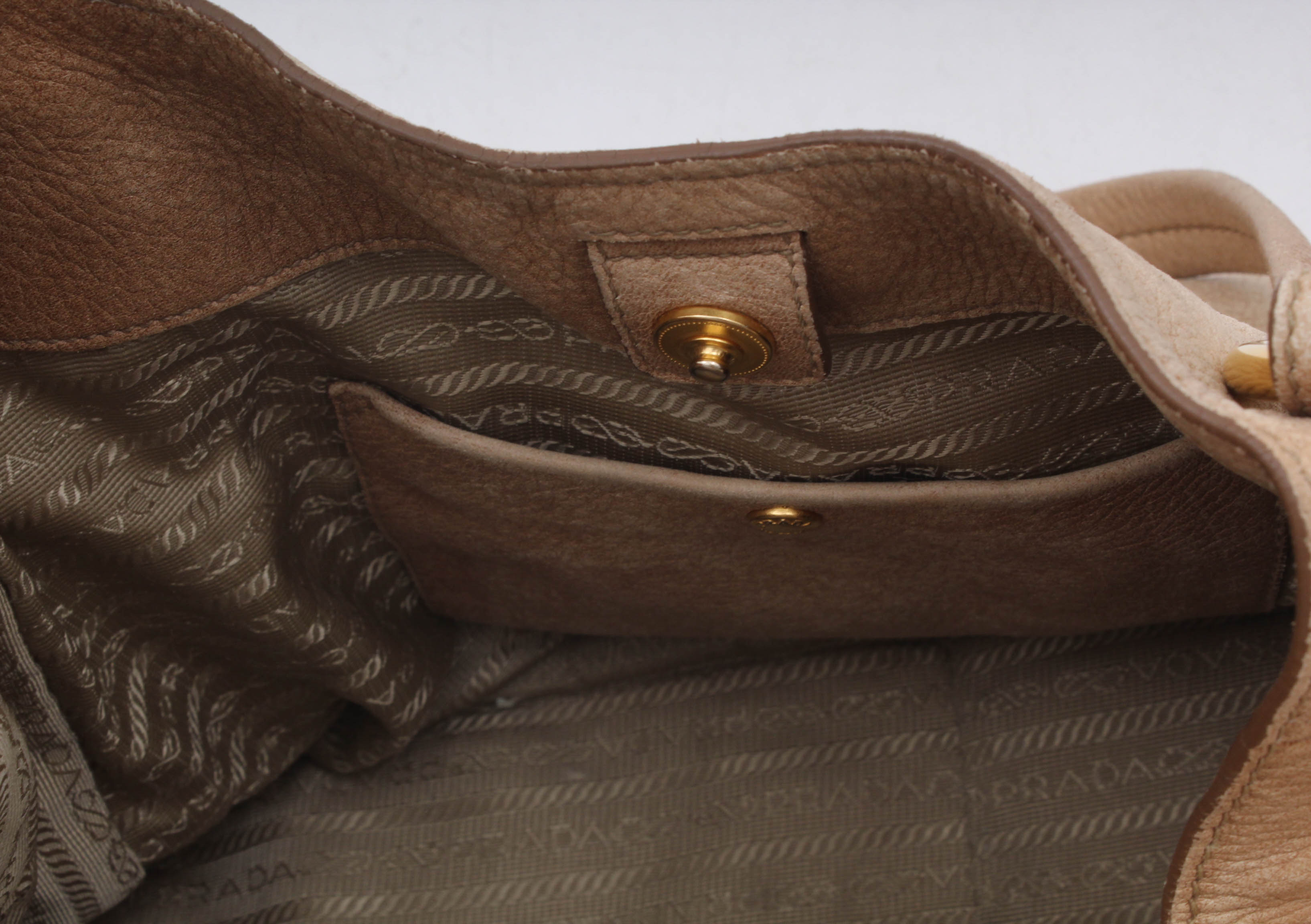 PRADA Cervo Antik Deerskin Sacca 2 Manici Hobo Bag in Quarzo Sfumato