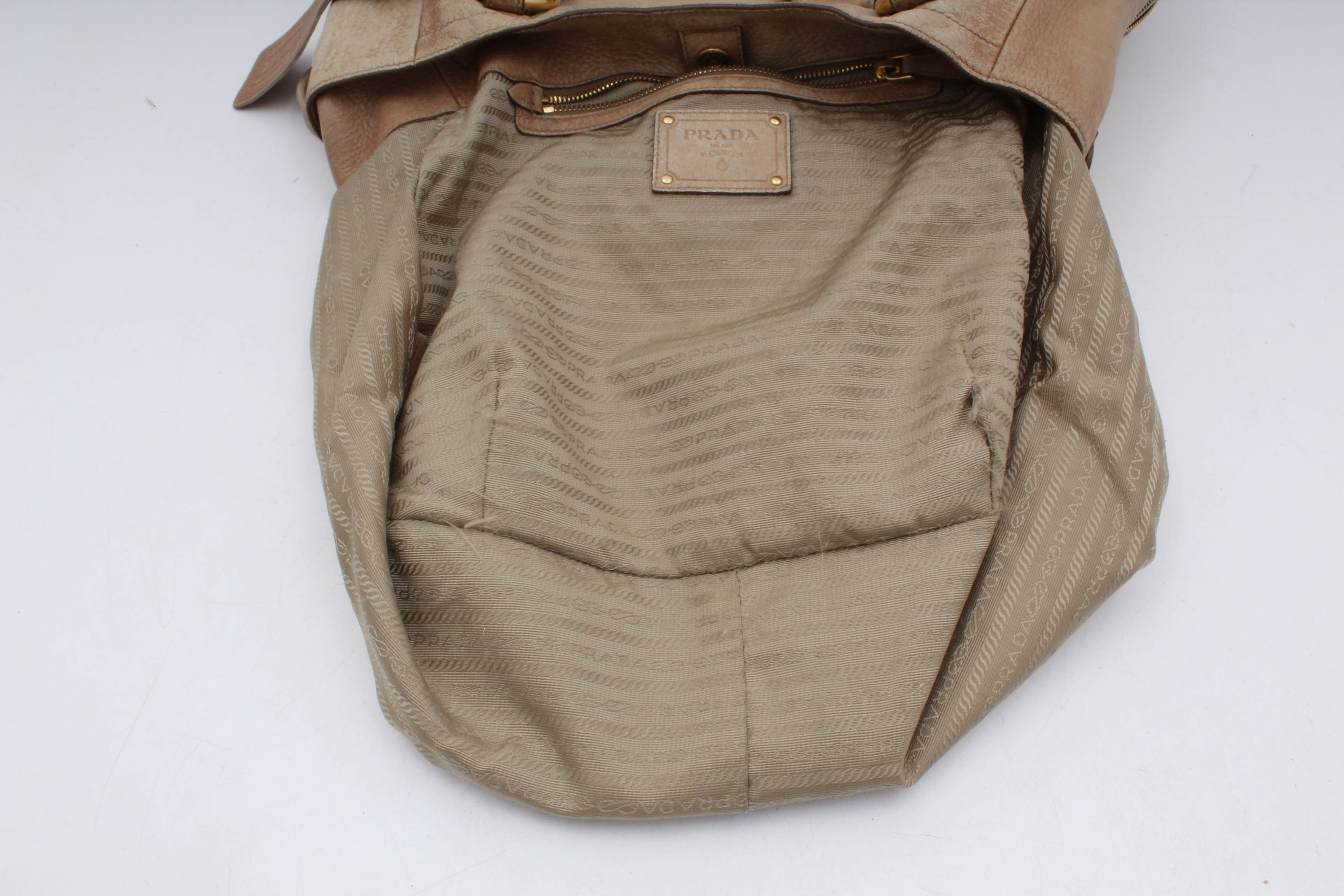 PRADA Cervo Antik Deerskin Sacca 2 Manici Hobo Bag in Quarzo Sfumato