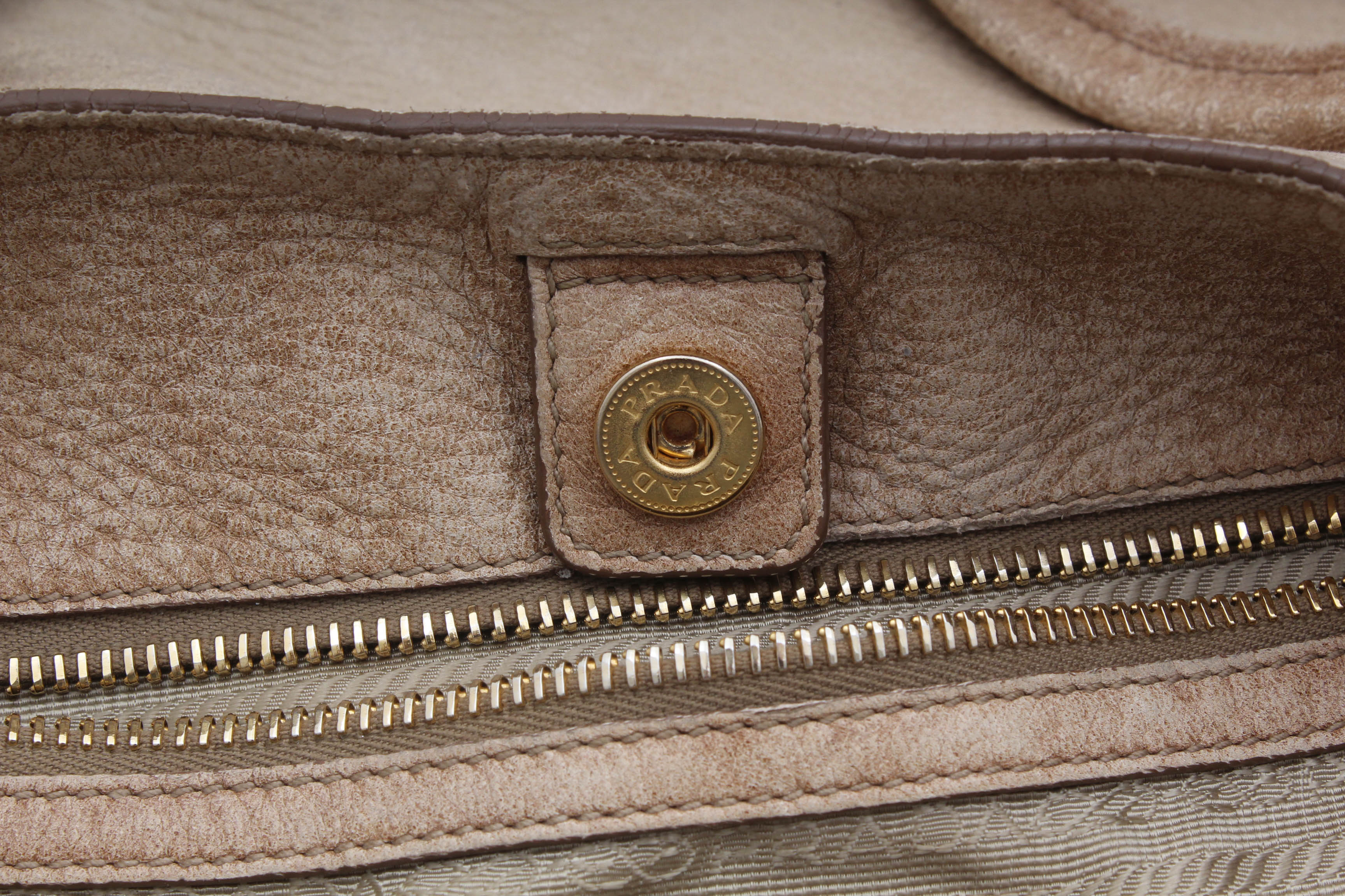 PRADA Cervo Antik Deerskin Sacca 2 Manici Hobo Bag in Quarzo Sfumato