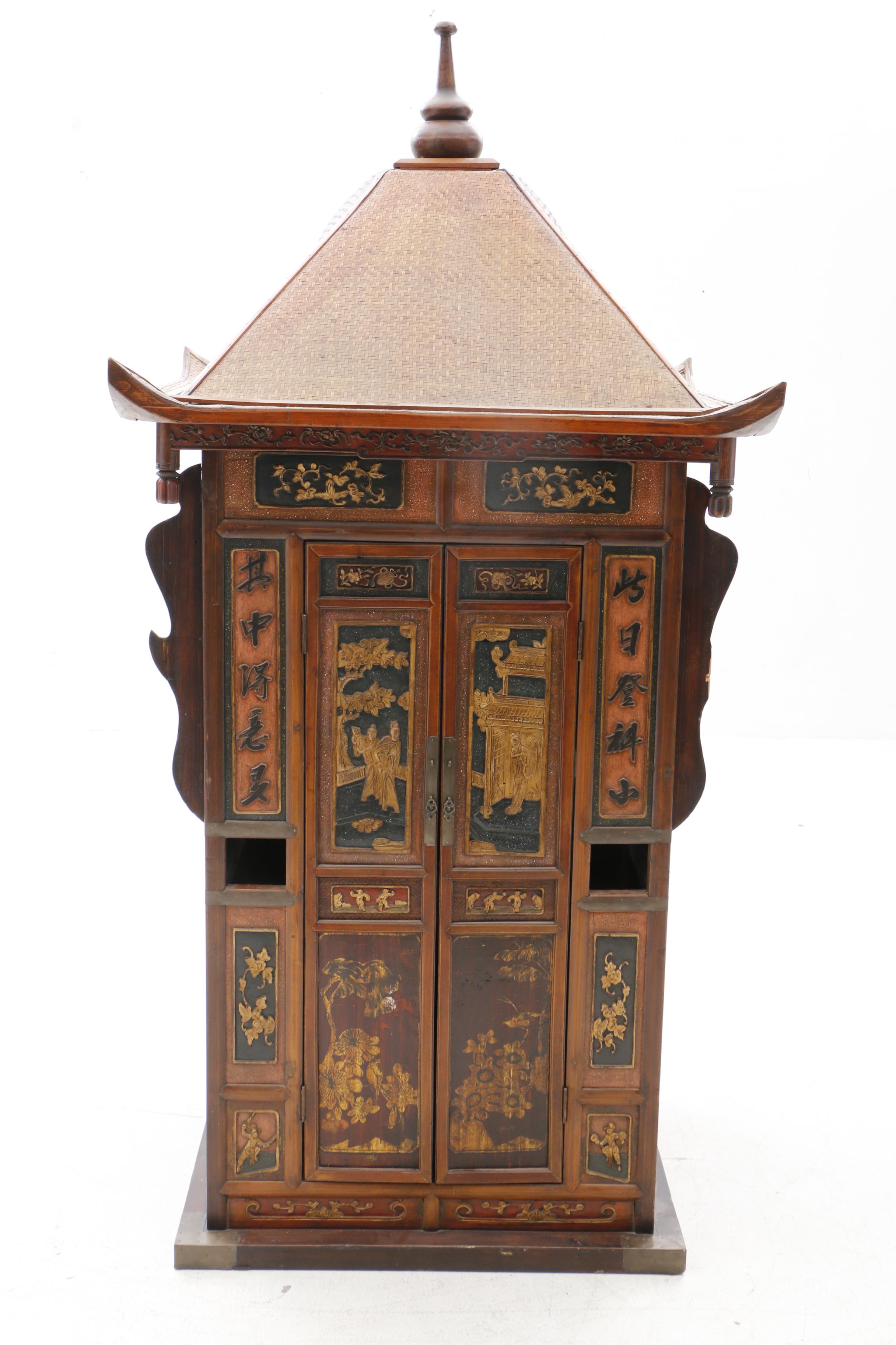 Chinese Painted and Carved Wood Bridal Sedan Chair, Qing Dynasty