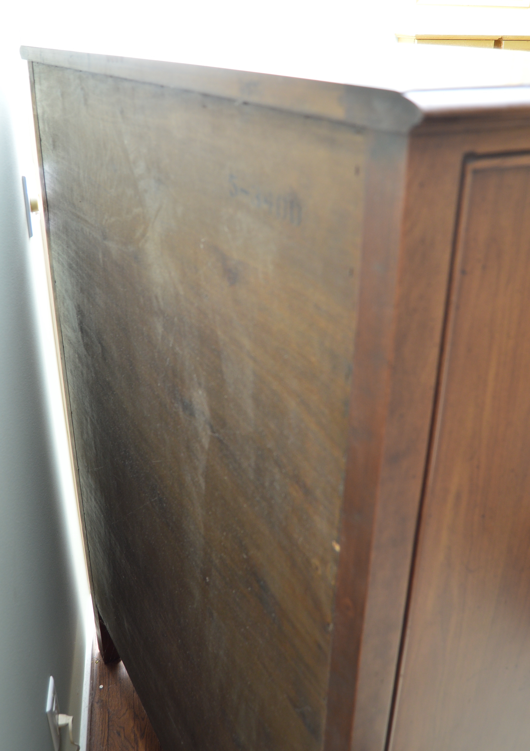Henredon French Provincial Style "Custom Folio Two" Six-Drawer Chest