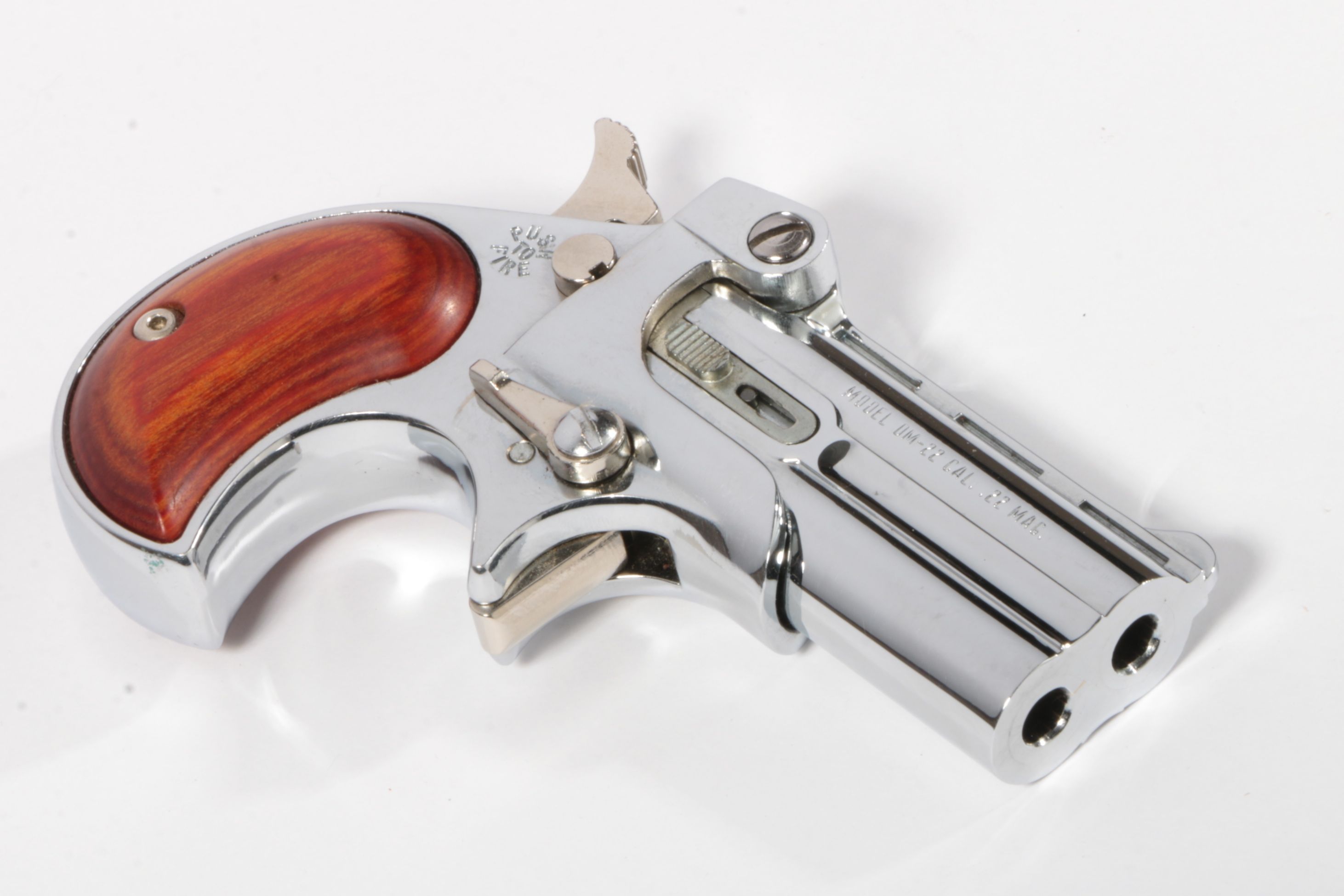 Davis Industries Derringer Style 2 shot .22 Magnum Pistol