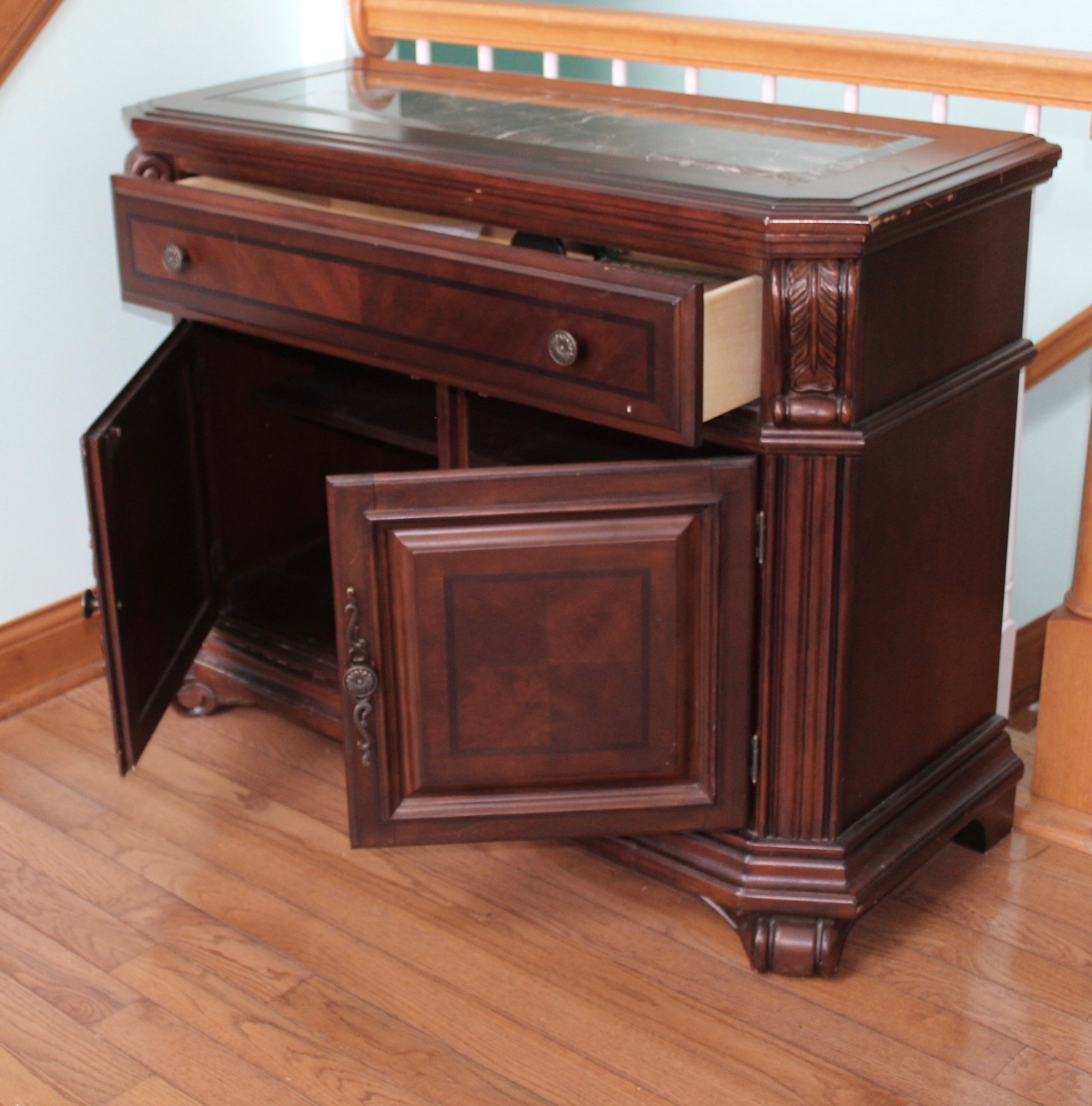 Neoclassical Style Mahogany Veneer and Stone Credenza by Broyhill, 21st Century